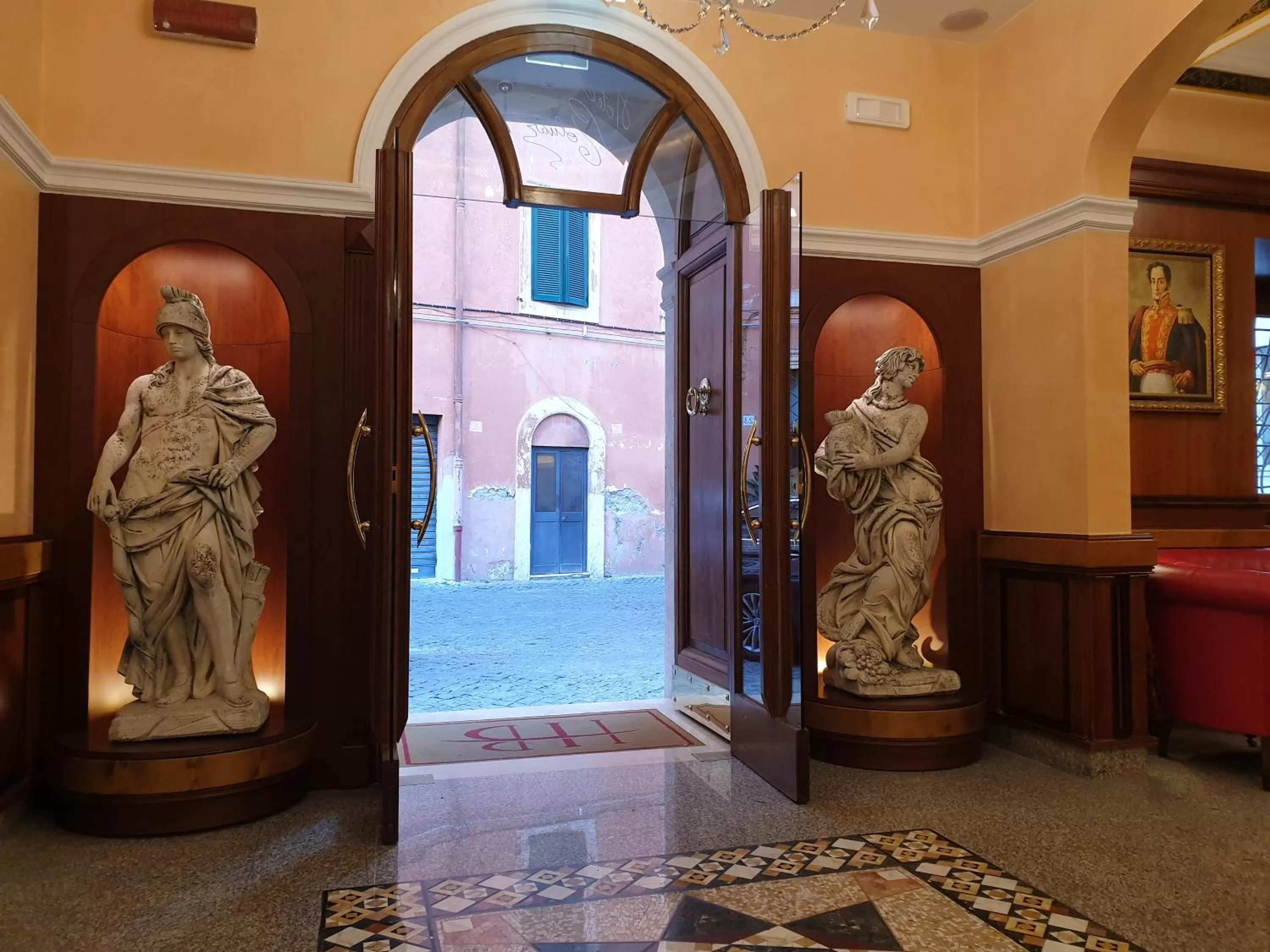 Facade/entrance in Hotel Bolivar