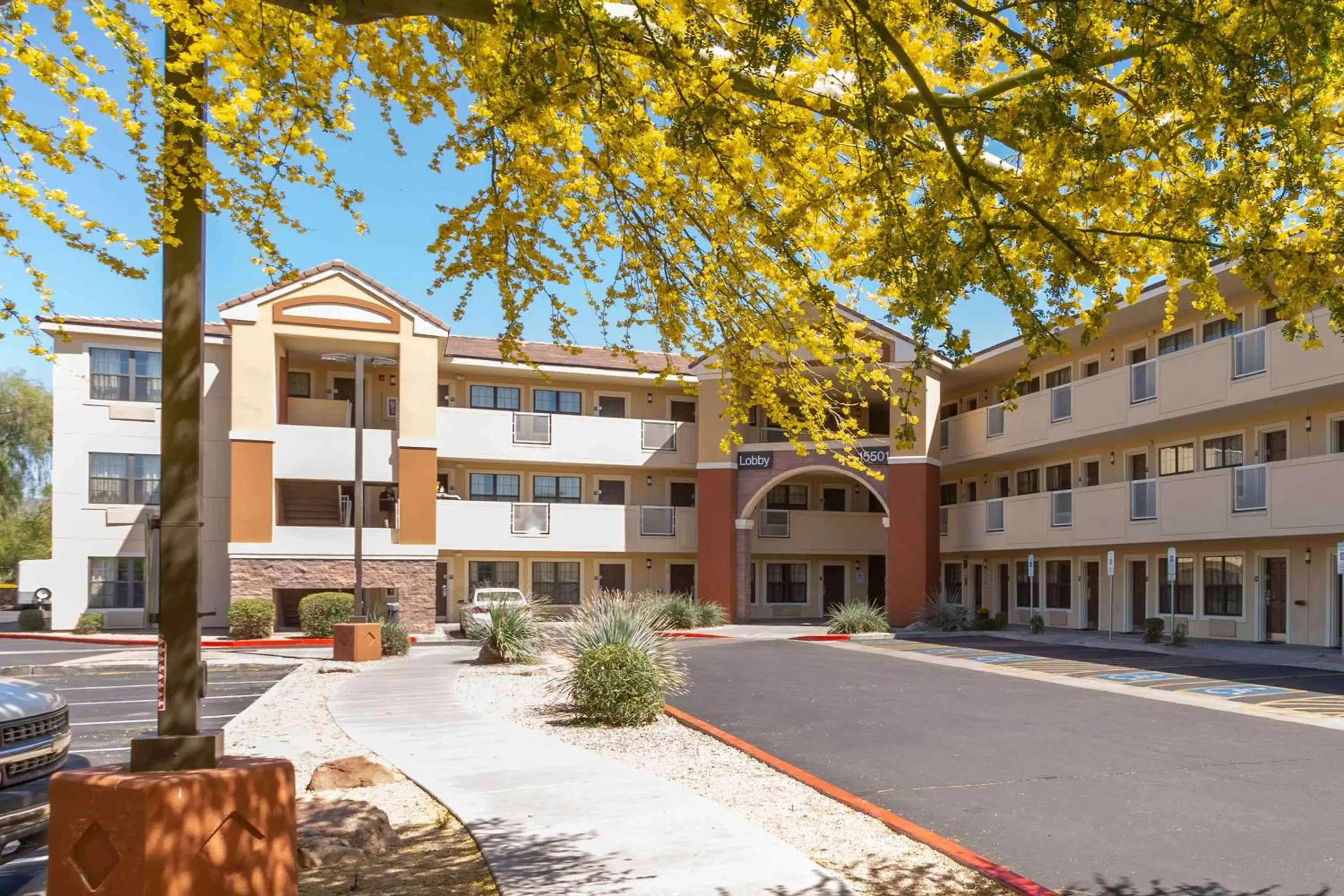 Property building in Extended Stay America Select Suites - Phoenix - Scottsdale - North Property building in Extended Stay America Select Suites - Phoenix - Scottsdale - North