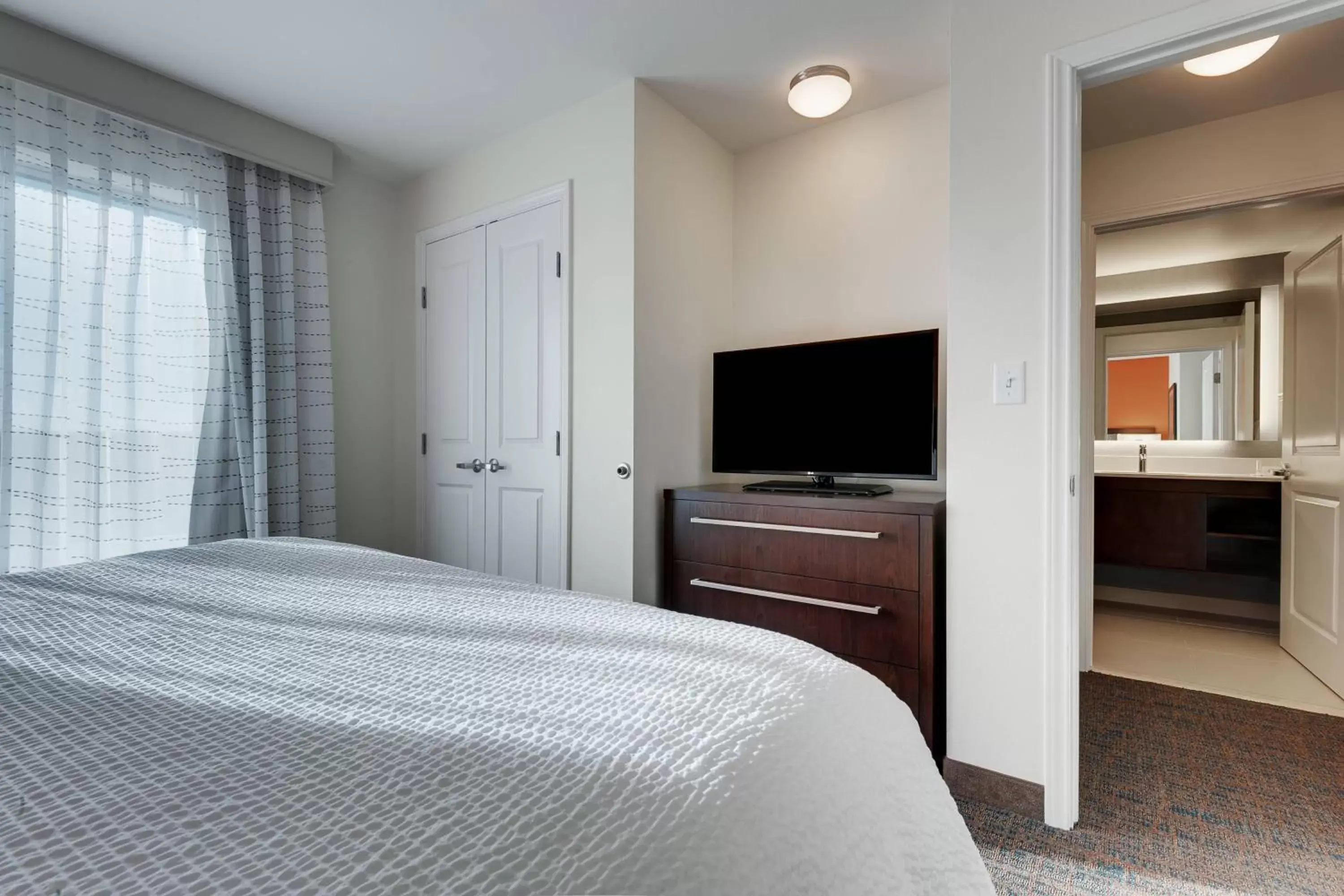 Bedroom, Bed in Residence Inn by Marriott Austin Airport