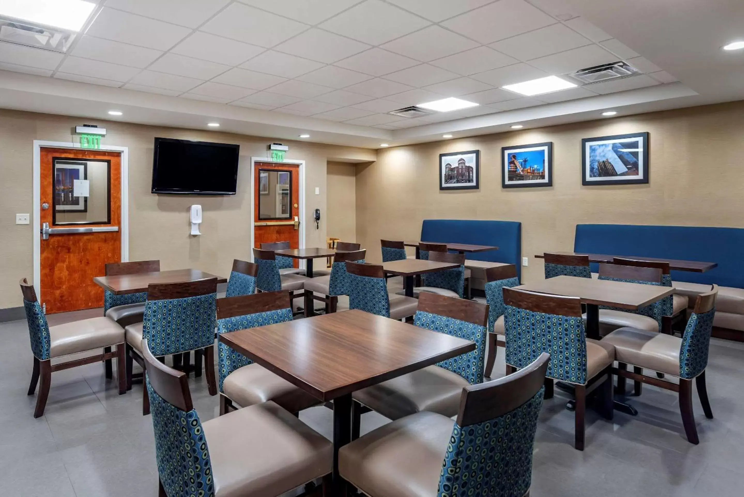 Restaurant/Places to Eat in Comfort Inn Birmingham Homewood