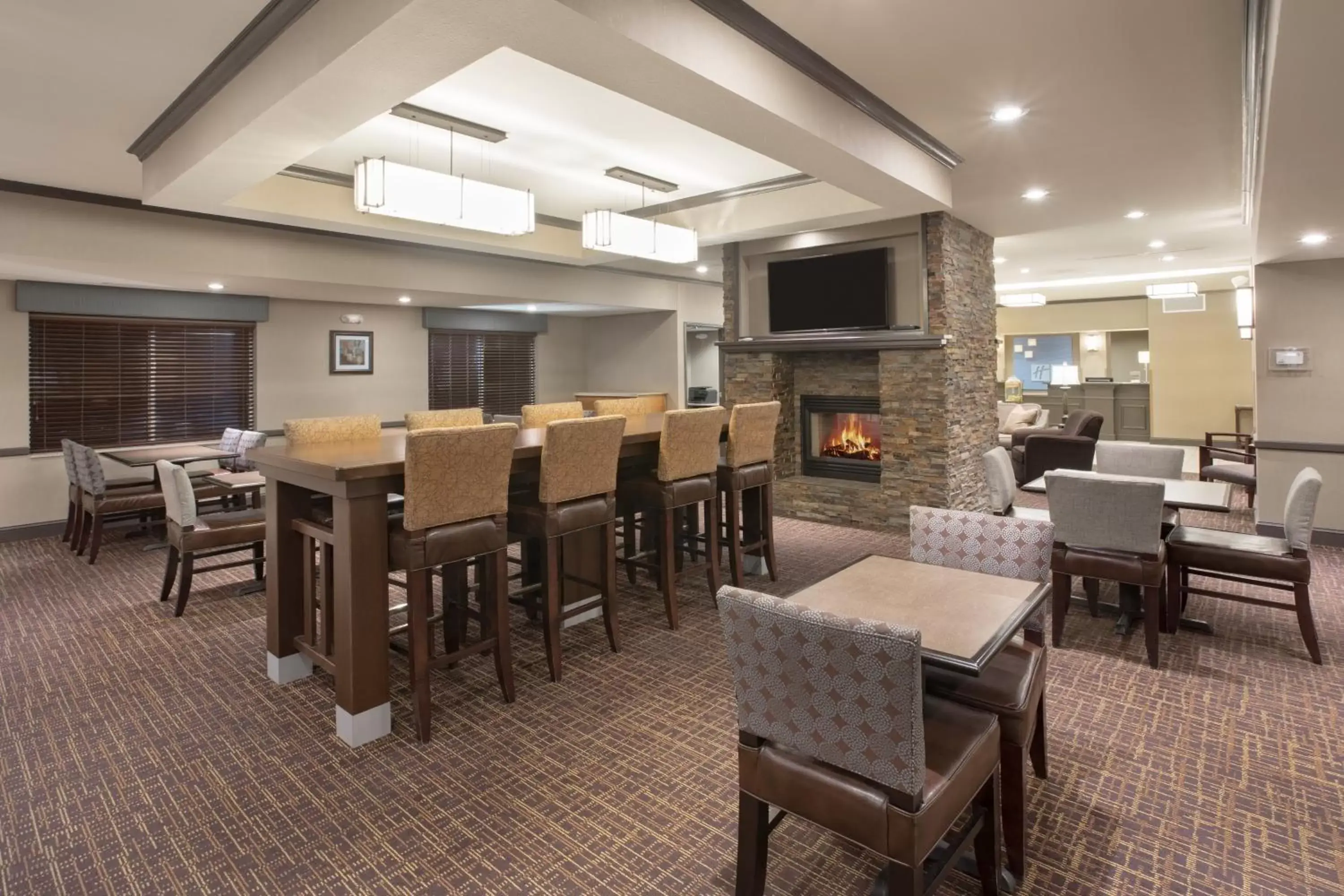 Breakfast, Restaurant/Places to Eat in Holiday Inn Express & Suites Yankton, an IHG Hotel