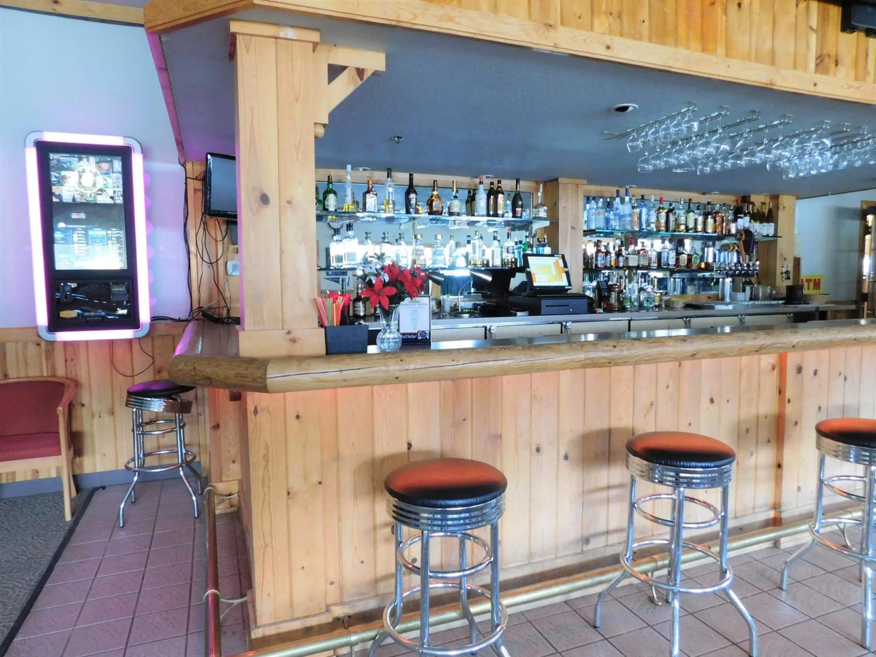 Lounge or bar in The Summit Inn