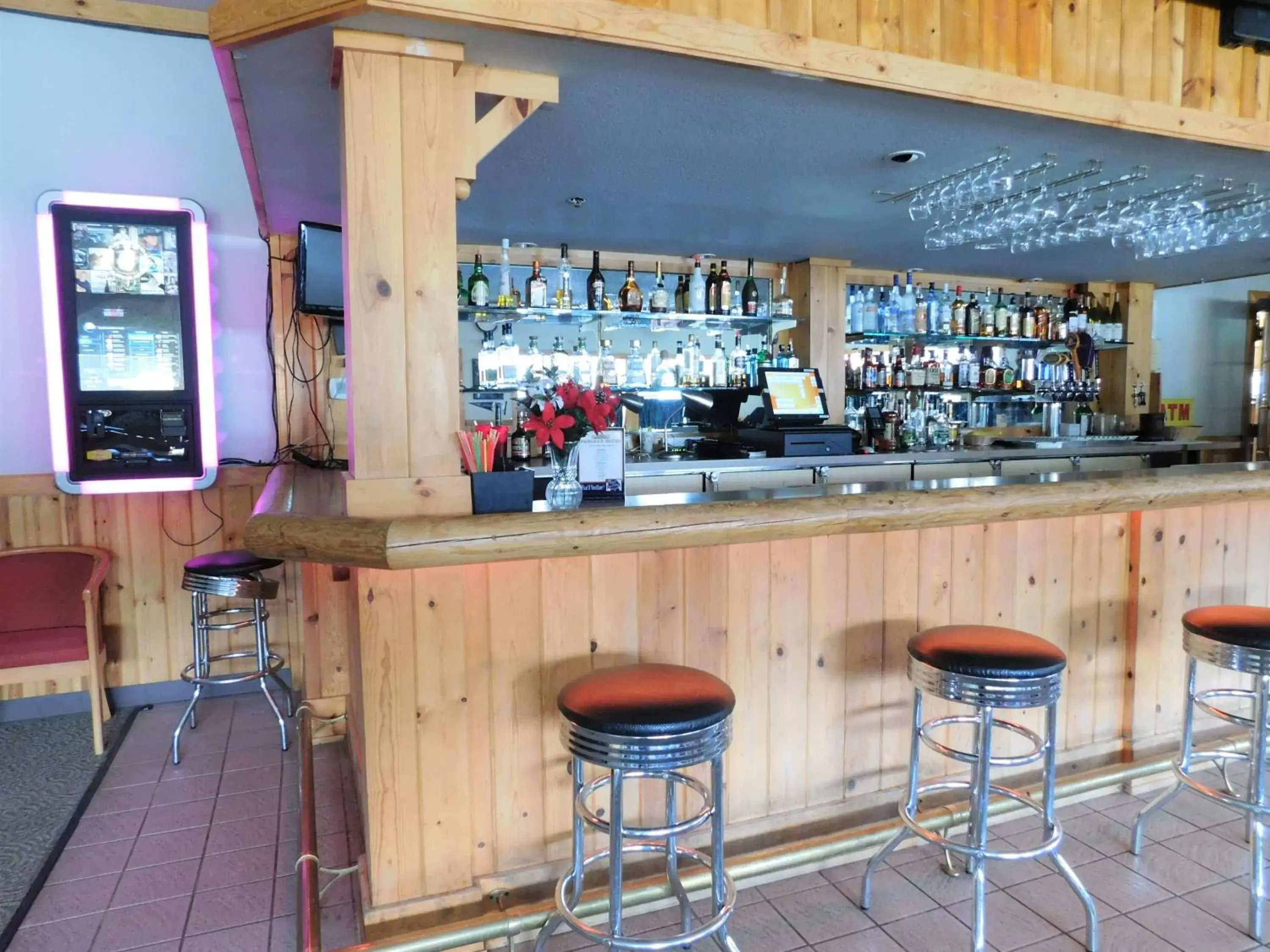Lounge or bar, Lounge/Bar in The Summit Inn