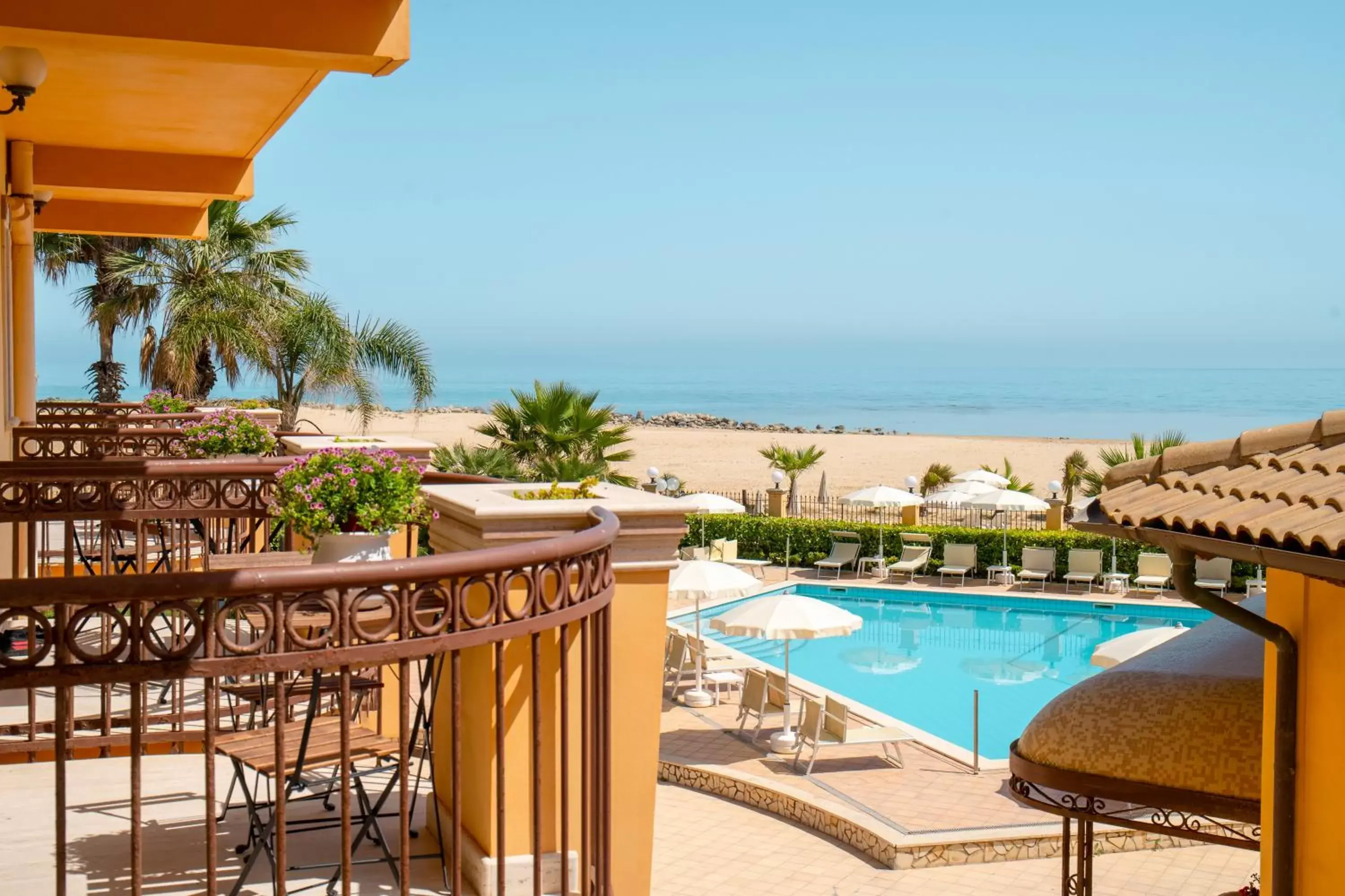 Pool View in Hotel Villa Romana