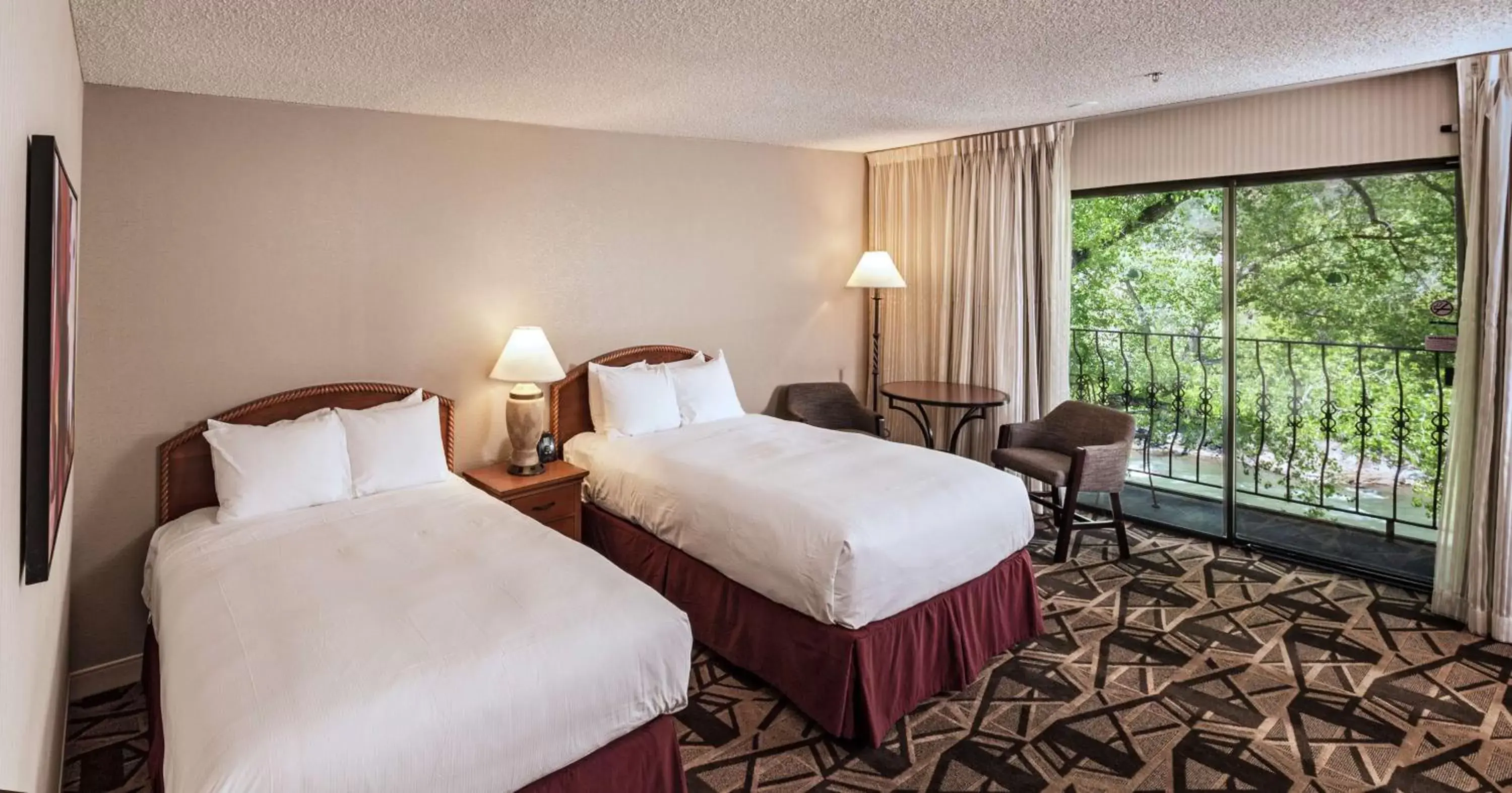 Living room, Bed in DoubleTree by Hilton Durango Living room, Bed in DoubleTree by Hilton Durango