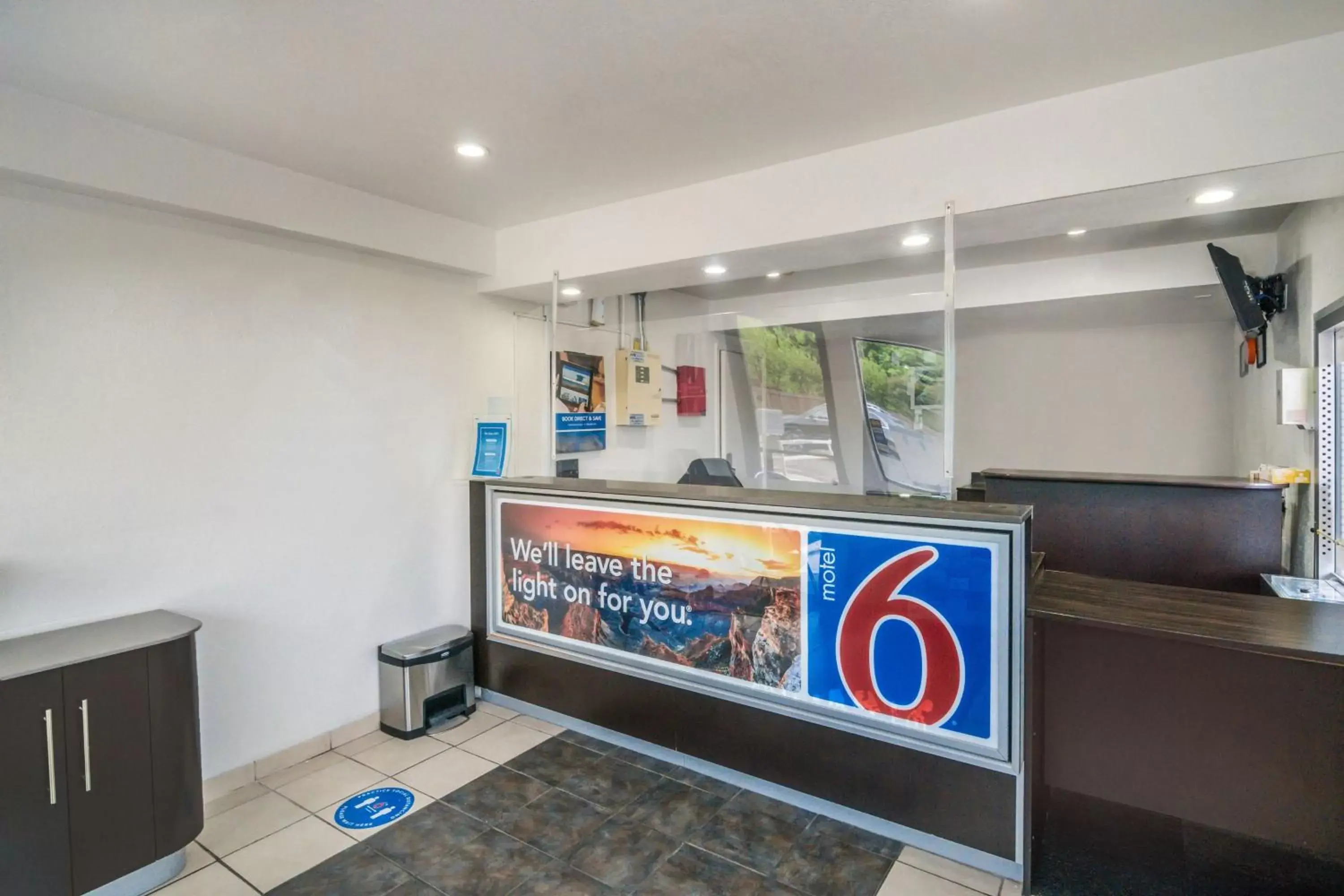 Lobby or reception in Motel 6-Irving, TX - Dallas Lobby or reception in Motel 6-Irving, TX - Dallas