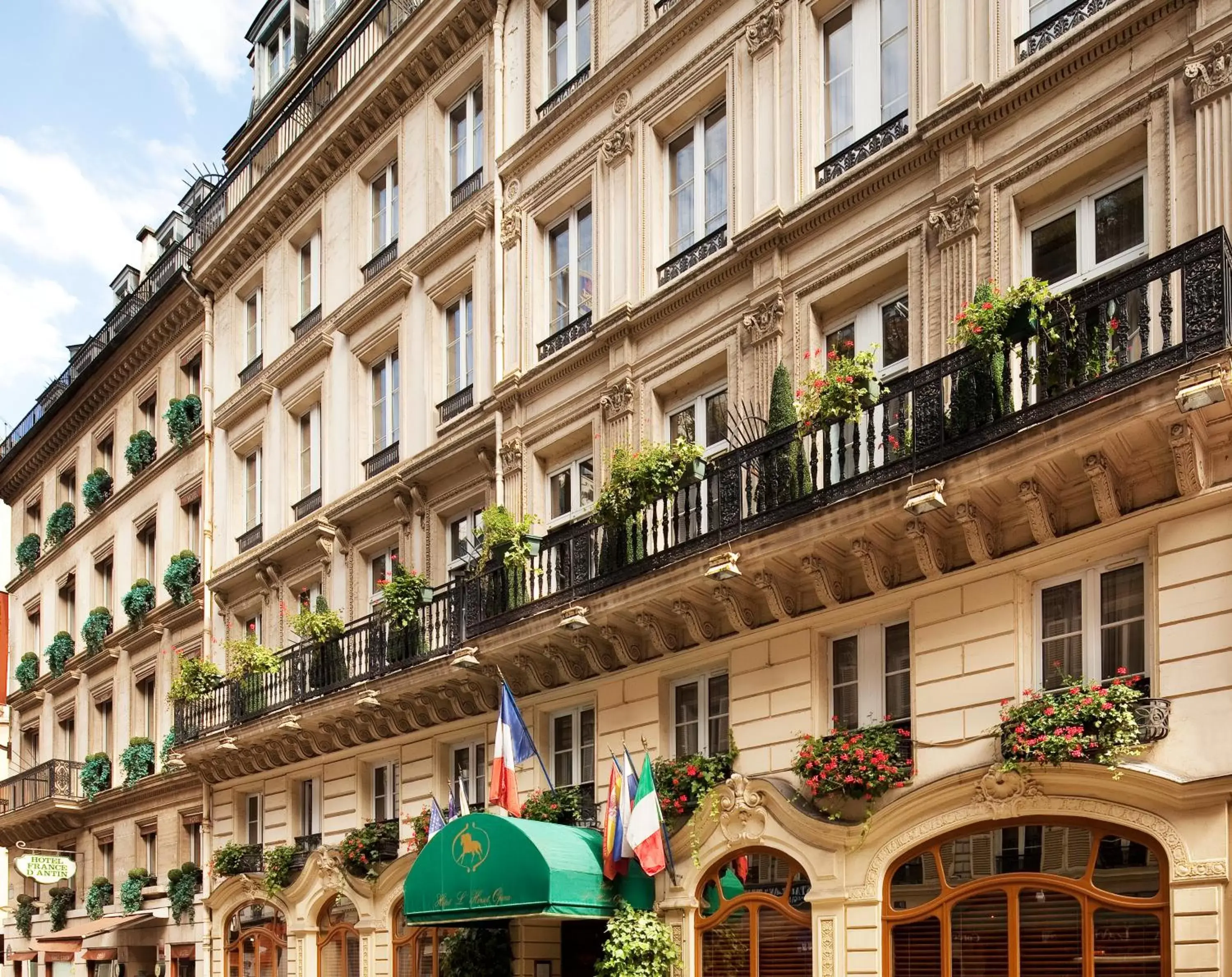 Facade/entrance, Property Building in Hôtel Horset Opéra, Best Western Premier Collection