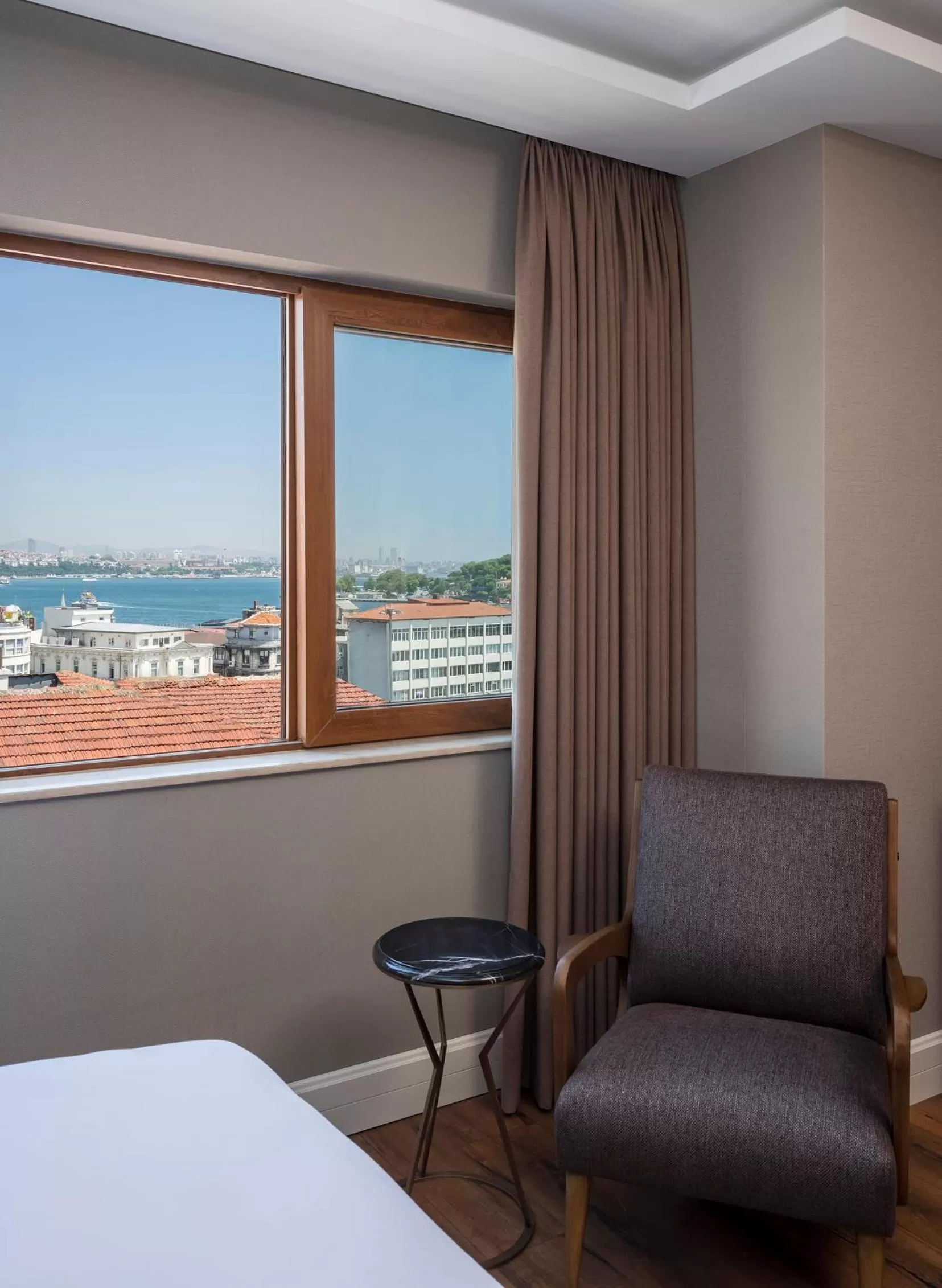 View (from property/room), Bed in Azzap Hotel Galata