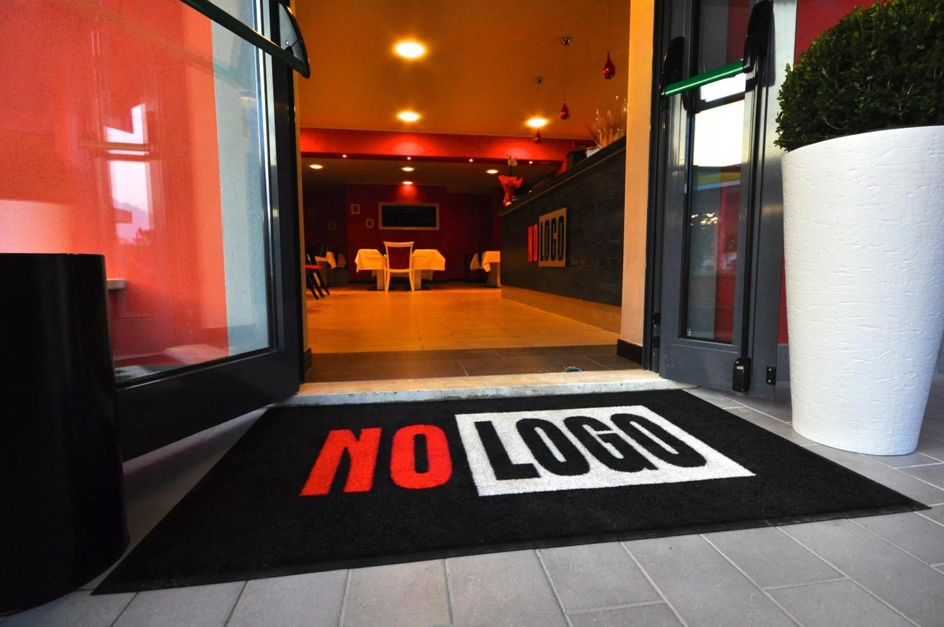 Decorative detail in Hotel 325 Tor Vergata