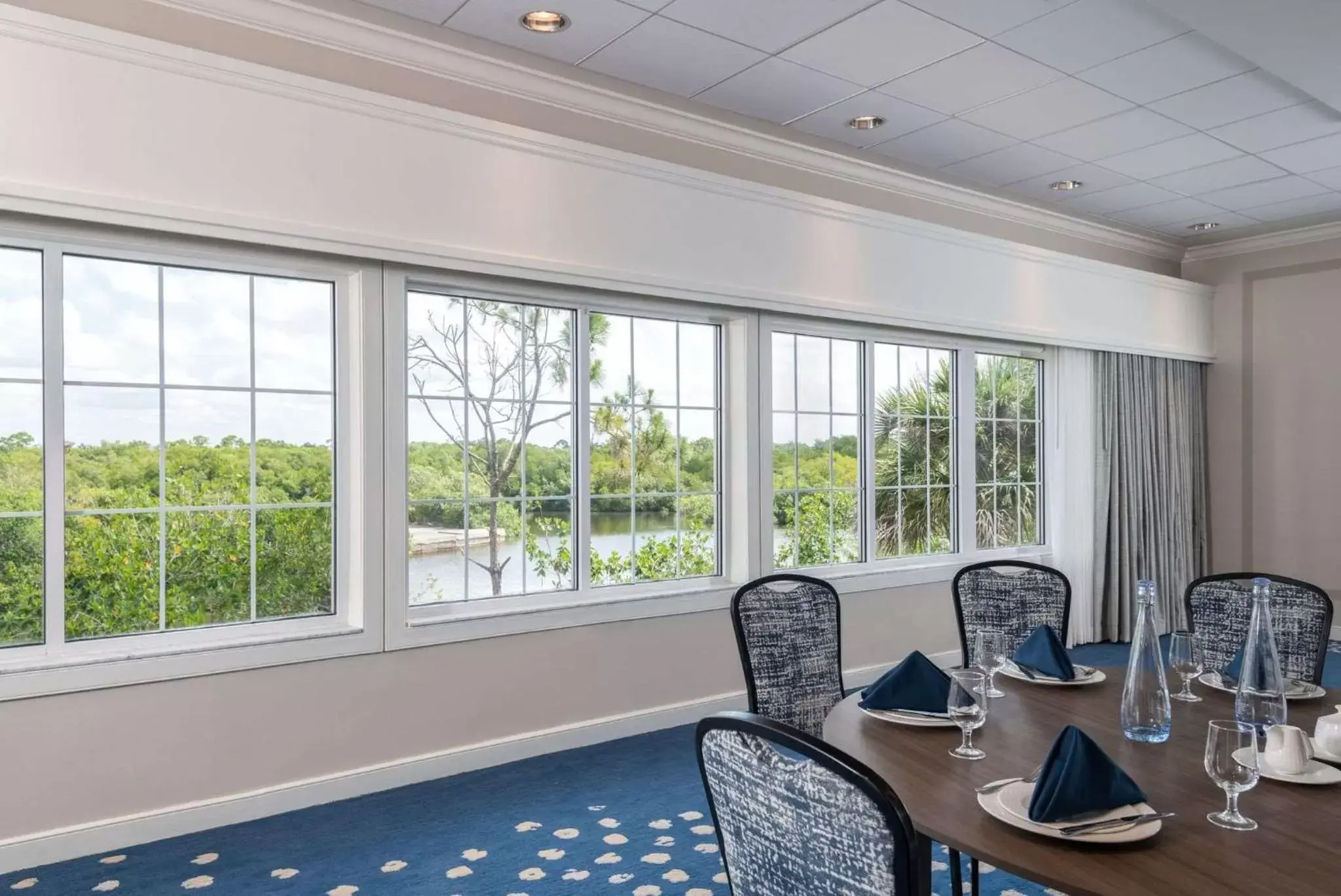 Meeting/conference room in DoubleTree Suites by Hilton Naples