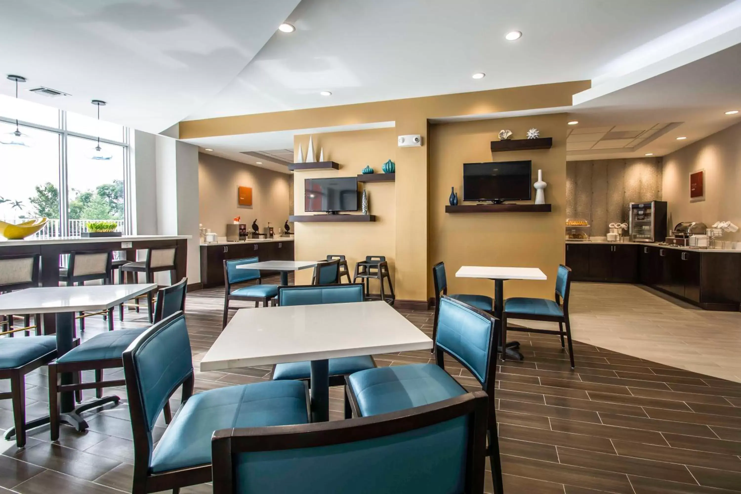Food and drinks, Restaurant/Places to Eat in Comfort Suites Fort Lauderdale Airport South & Cruise Port
