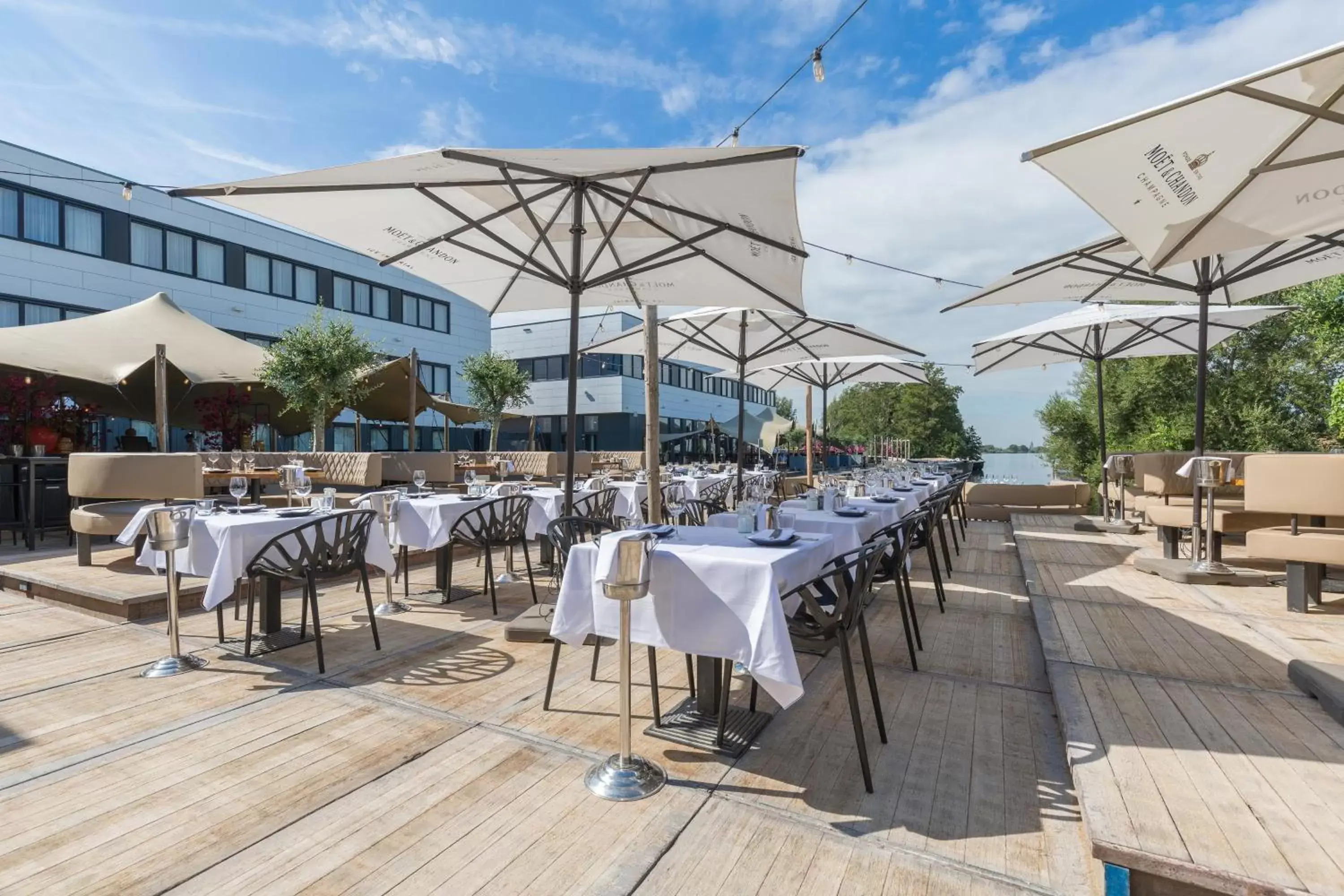 Balcony/Terrace, Restaurant/Places to Eat in Leonardo Hotel Vinkeveen Amsterdam