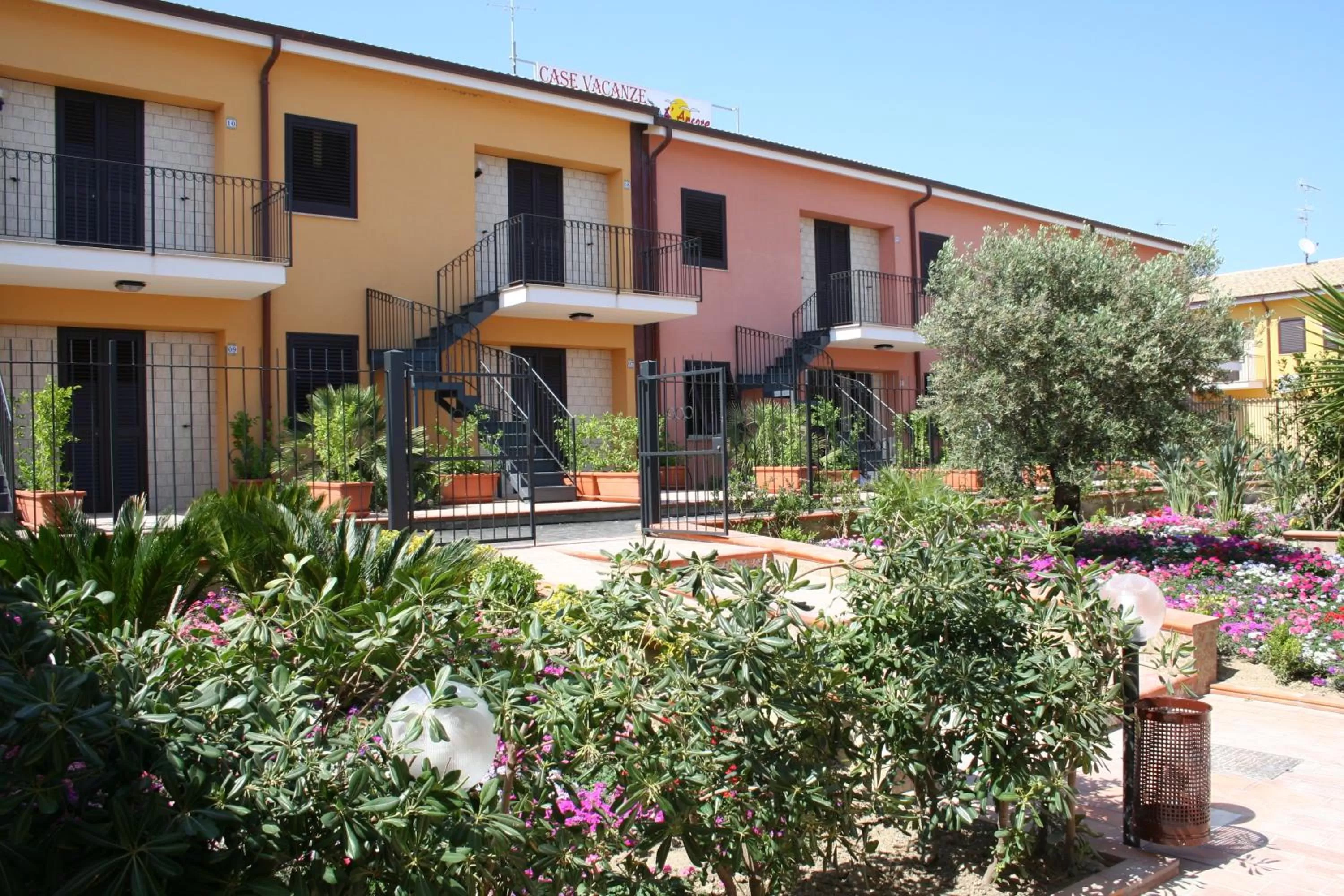 Garden, Property Building in Case Vacanze Ancora