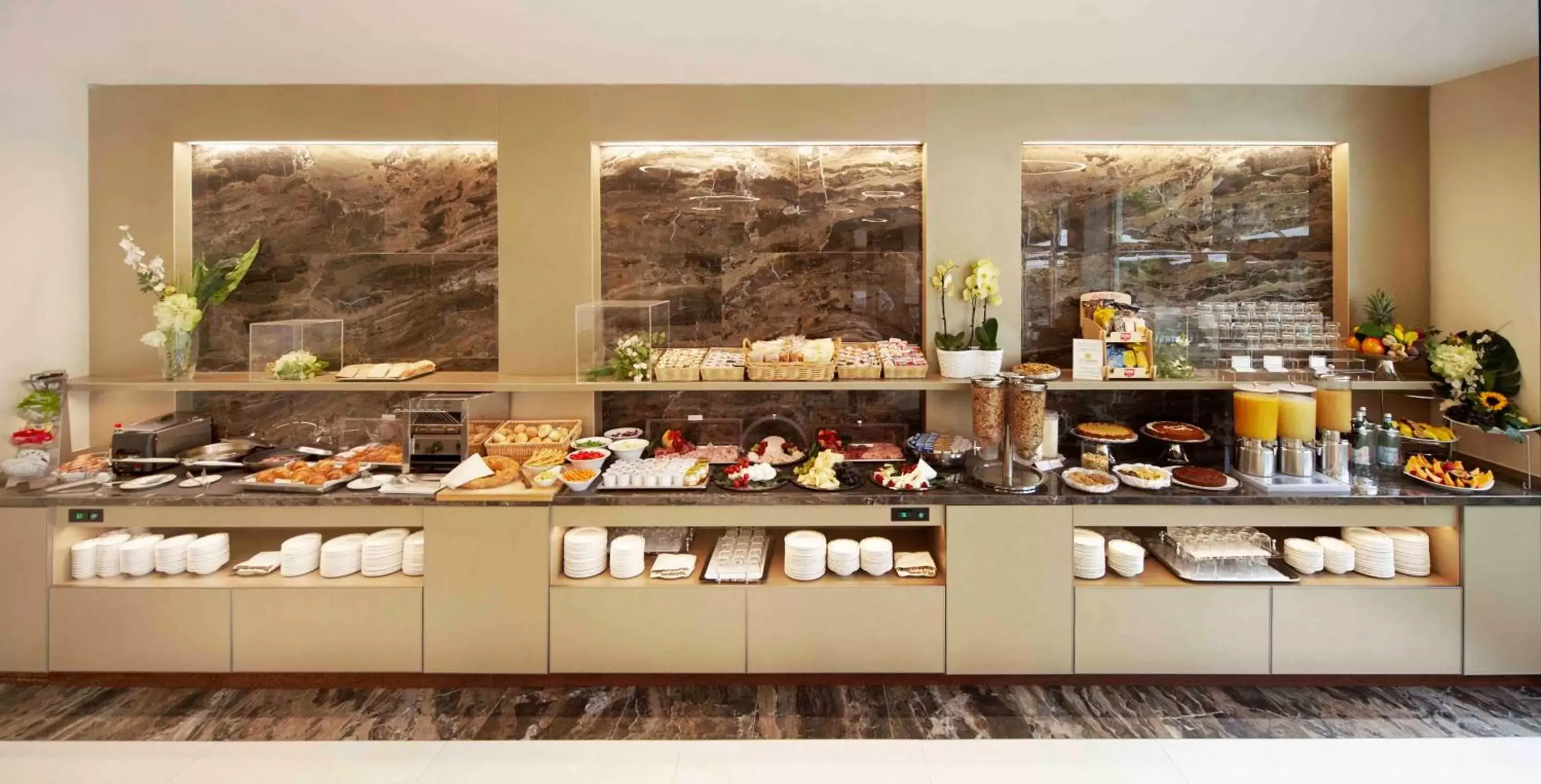 Buffet breakfast, Restaurant/Places to Eat in Art Hotel Navigli