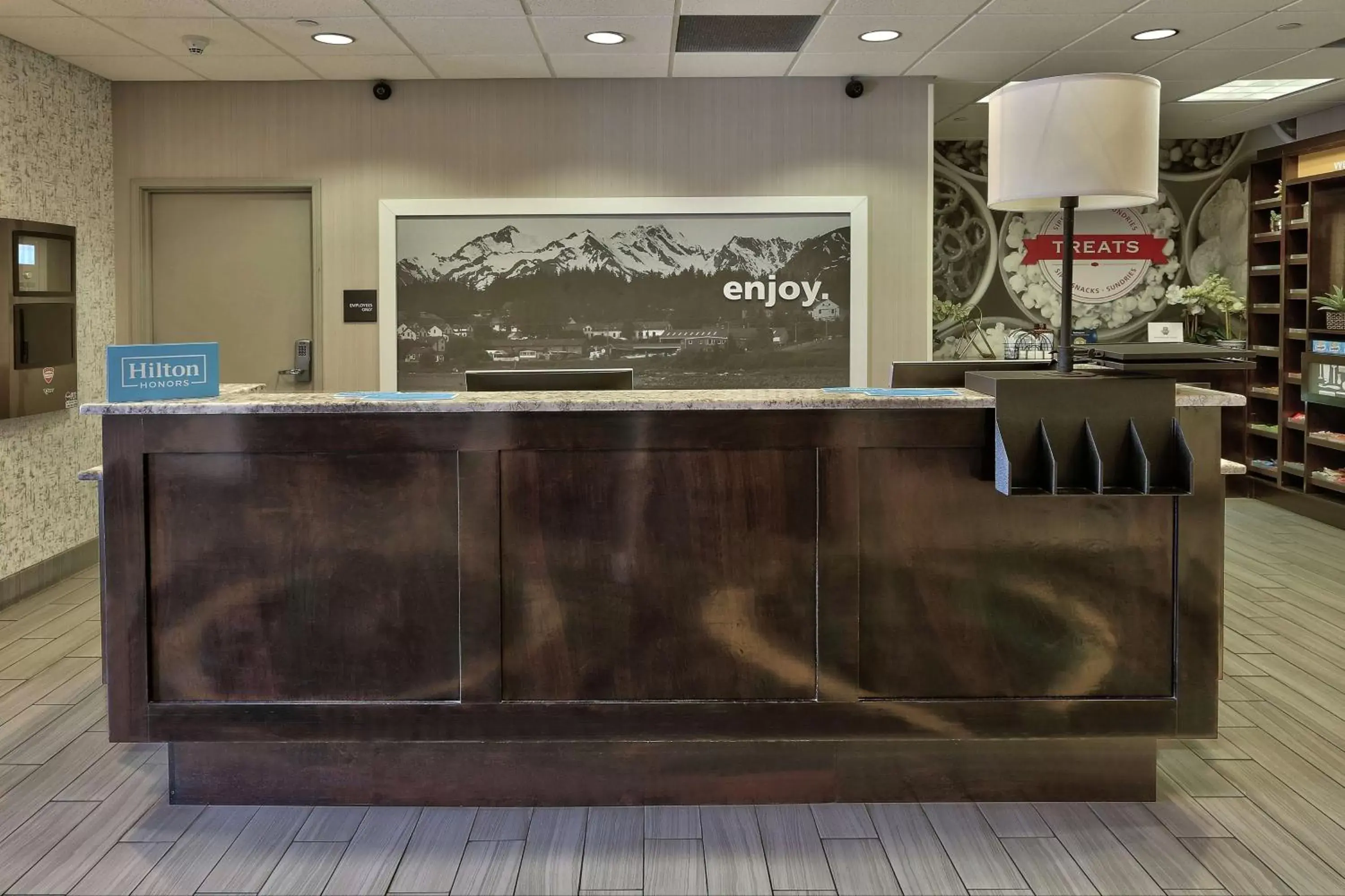 Lobby or reception in Hampton Inn & Suites Albuquerque Airport