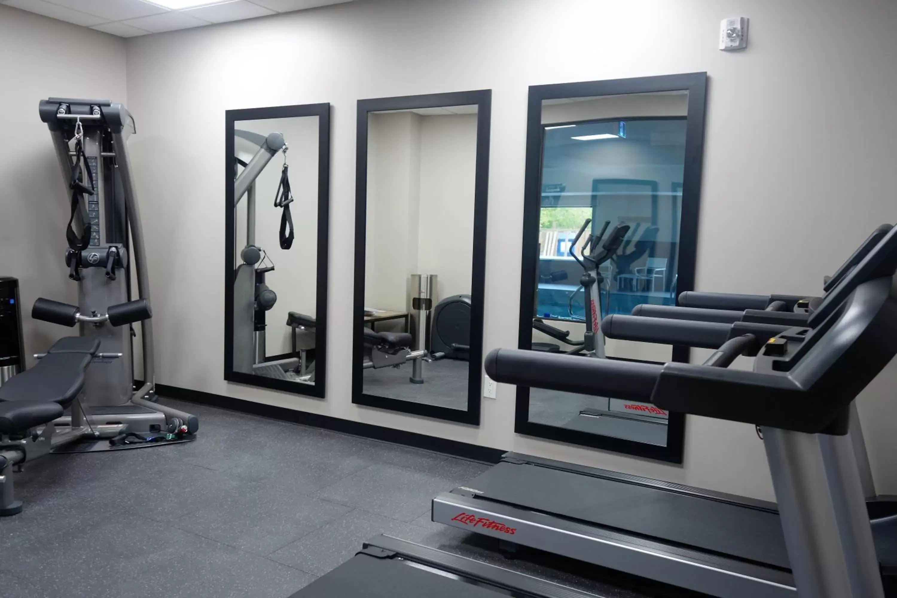 Fitness centre/facilities, Fitness Center/Facilities in Country Inn & Suites by Radisson, Belleville, ON