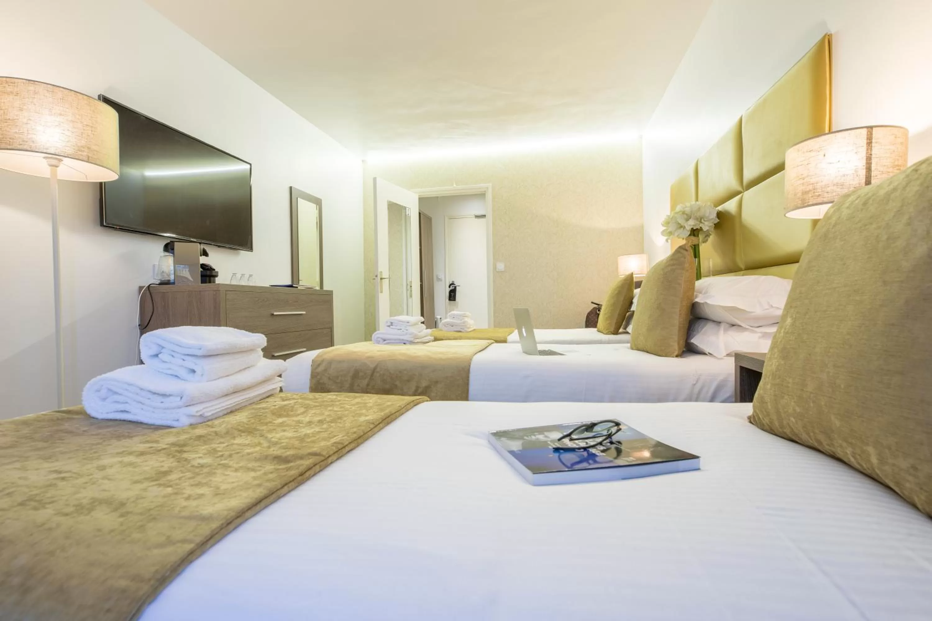 Bed in Madame Vacances - Hôtel Courchevel Olympic