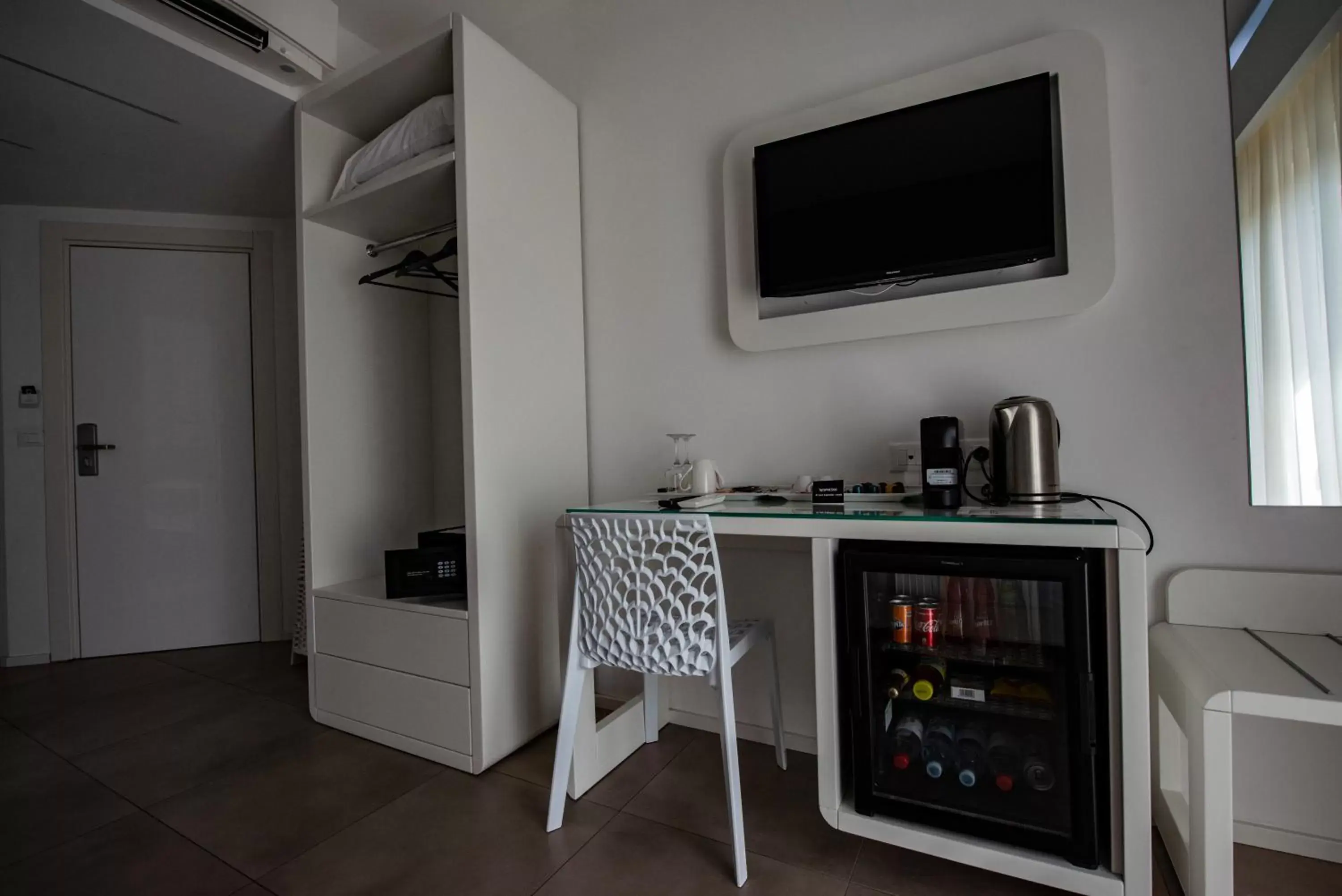 TV/Entertainment Center in Aether Suites Tropea - Free Parking