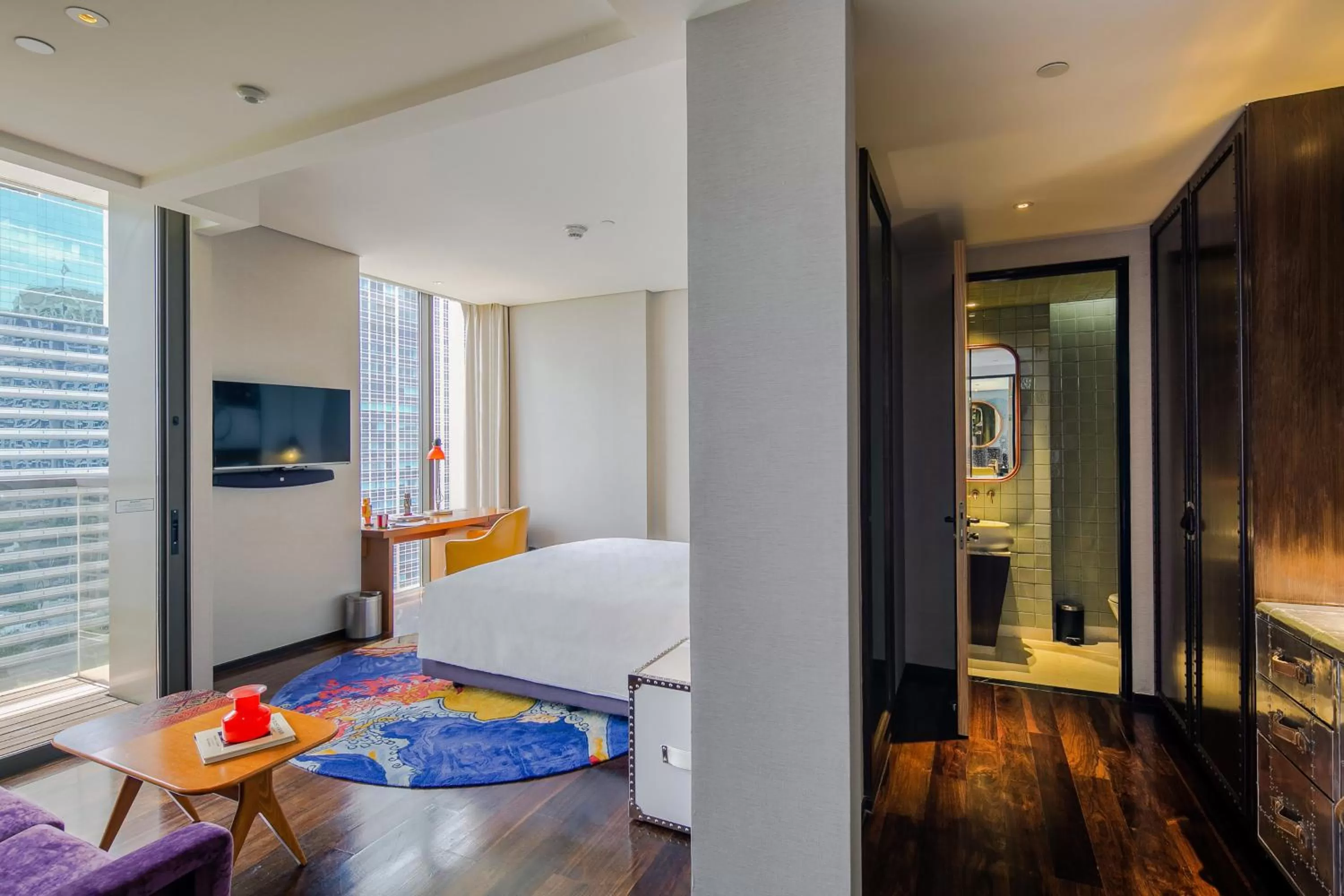 Photo of the whole room, Bed in Hotel Indigo Bangkok Wireless Road by IHG