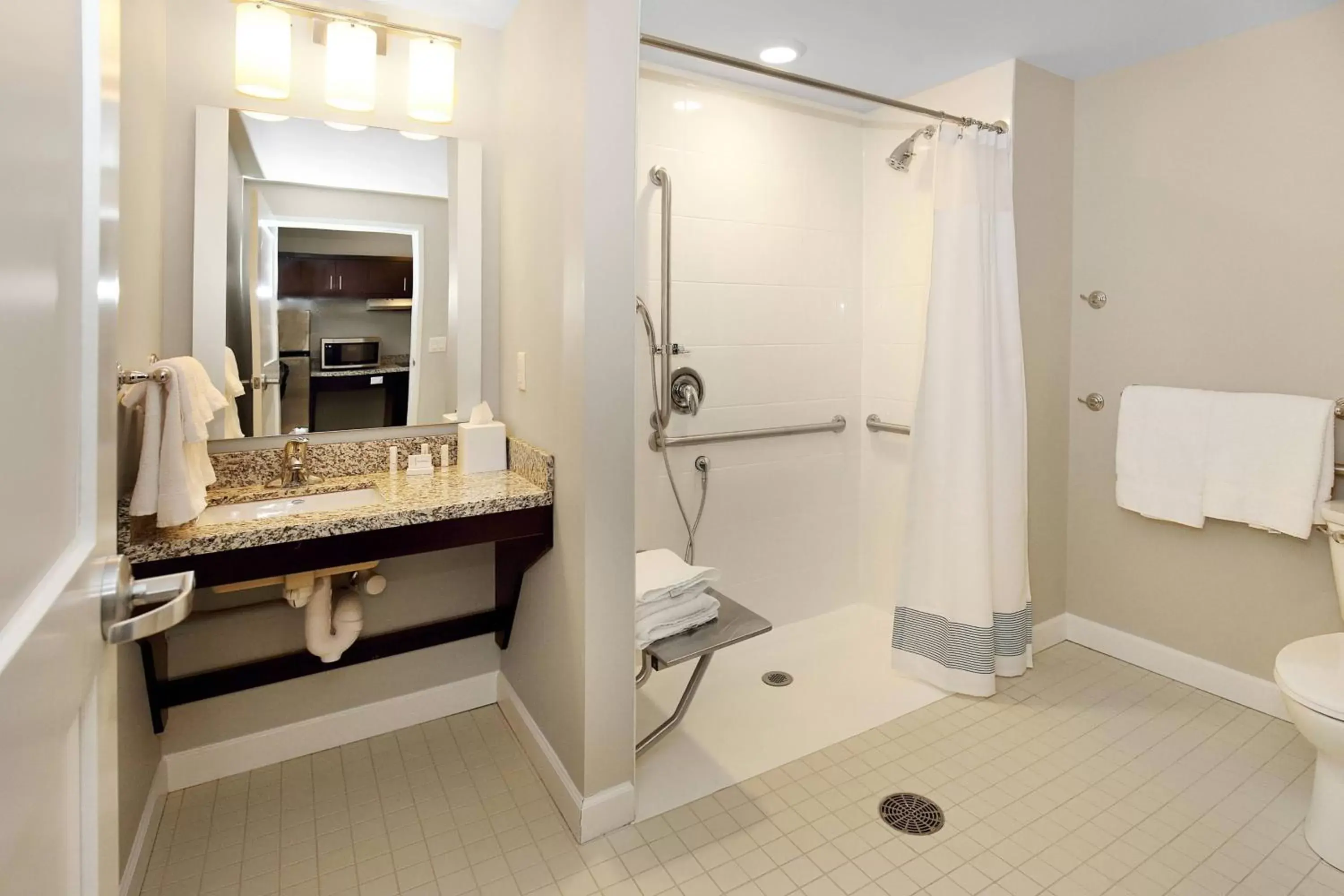 Bathroom in TownePlace Suites by Marriott Grove City Mercer/Outlets