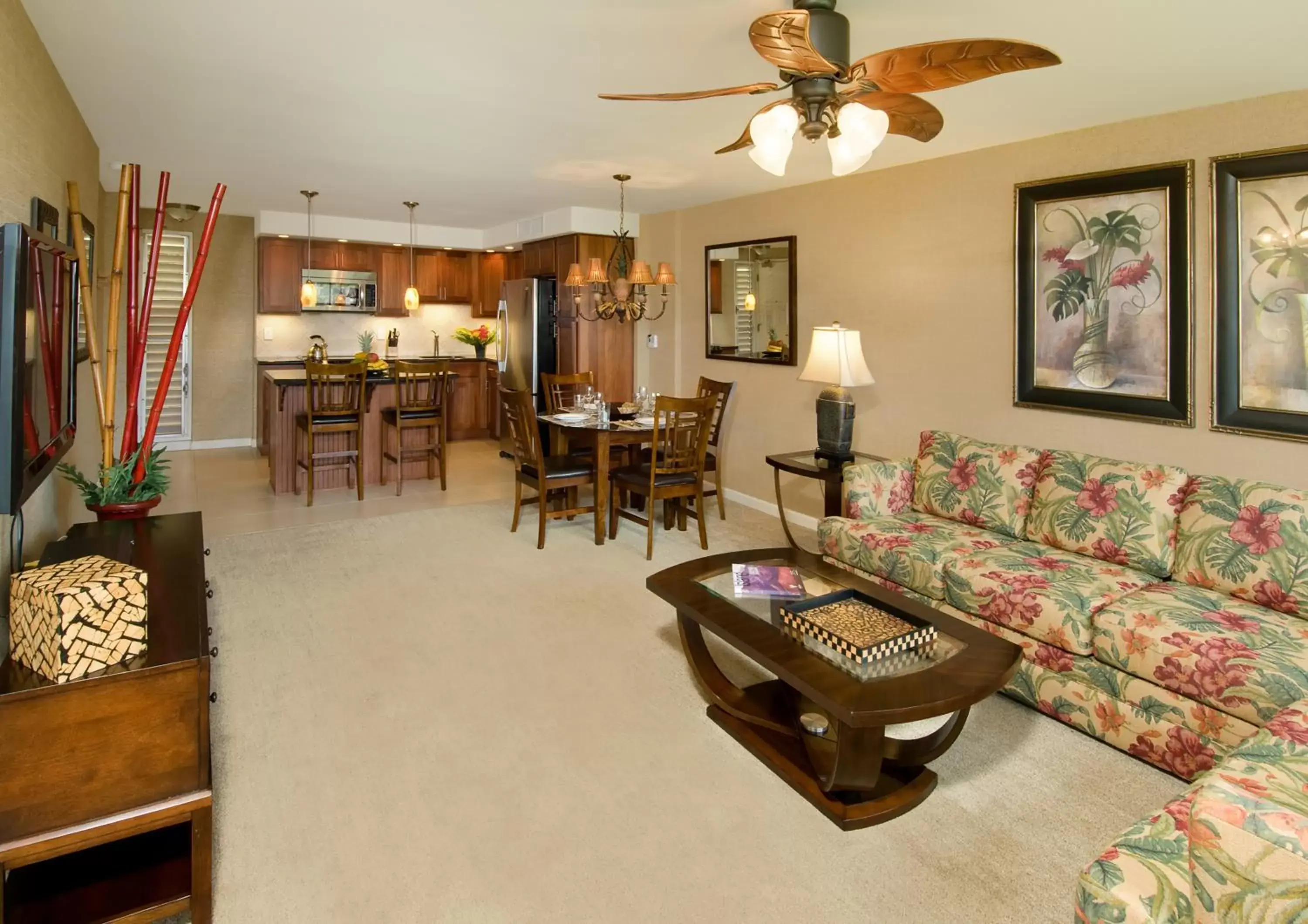 Kitchen or kitchenette, Seating Area in Aston Maui Kaanapali Villas