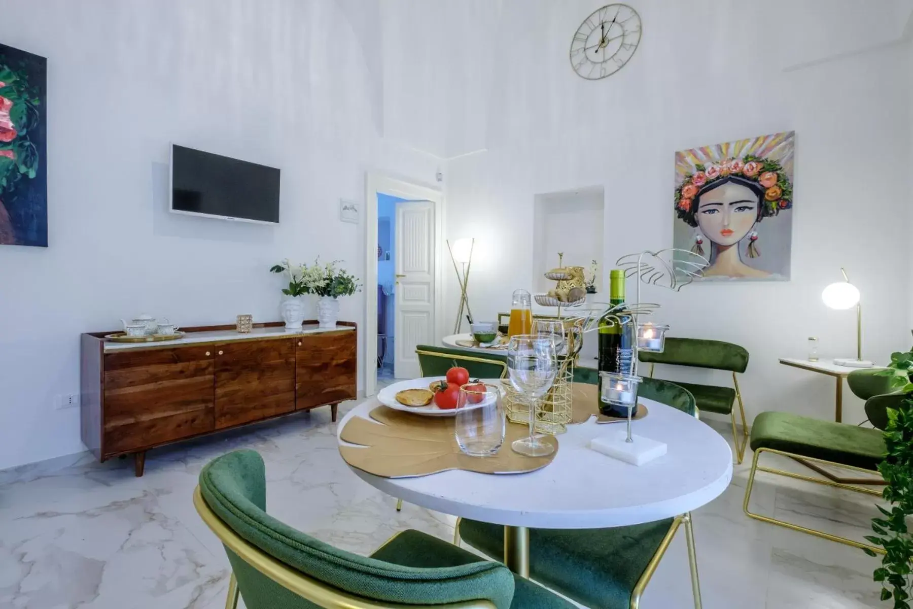 Dining Area in La Bella Ostuni Suites
