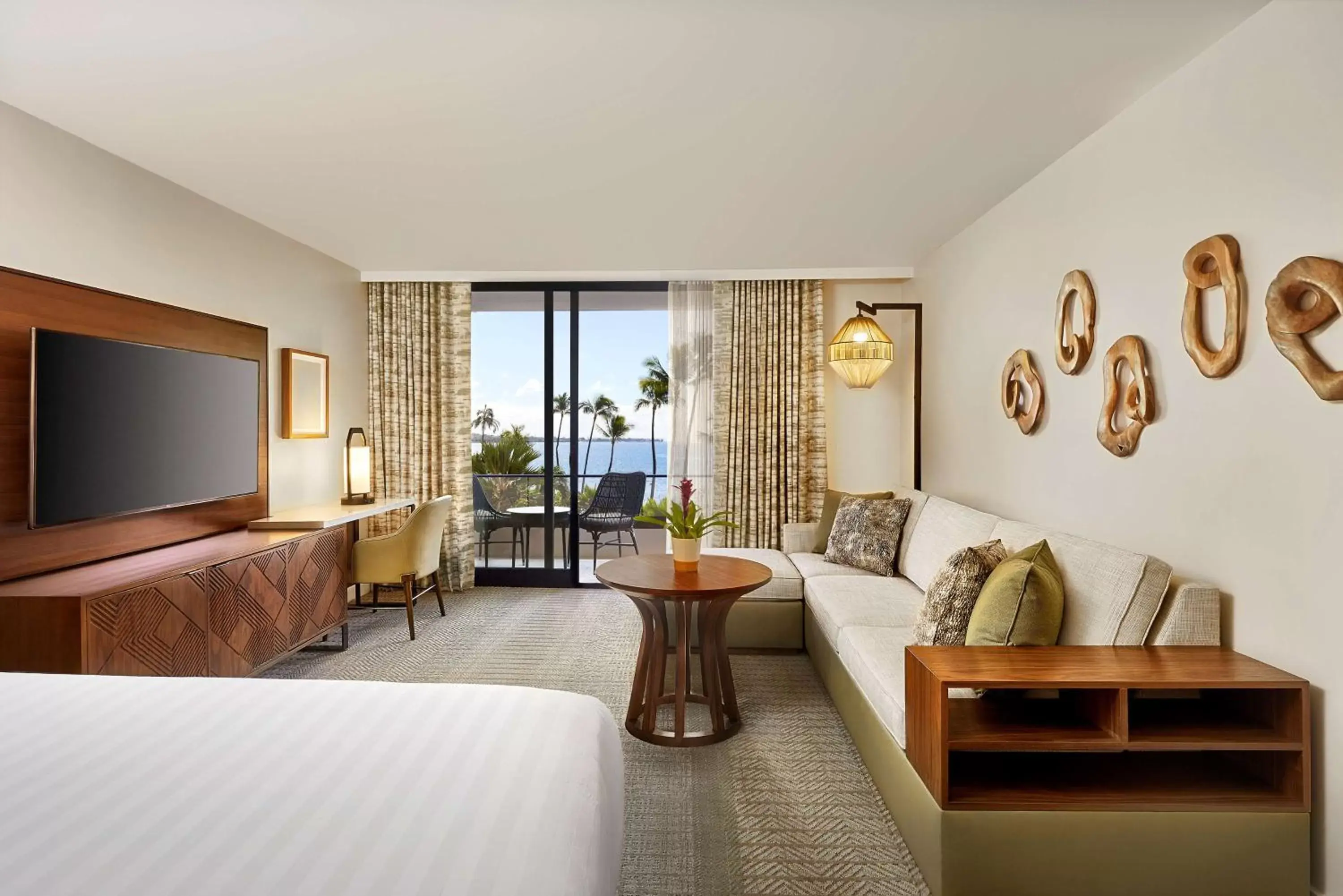 Photo of the whole room, Seating Area in Hyatt Regency Maui Resort & Spa