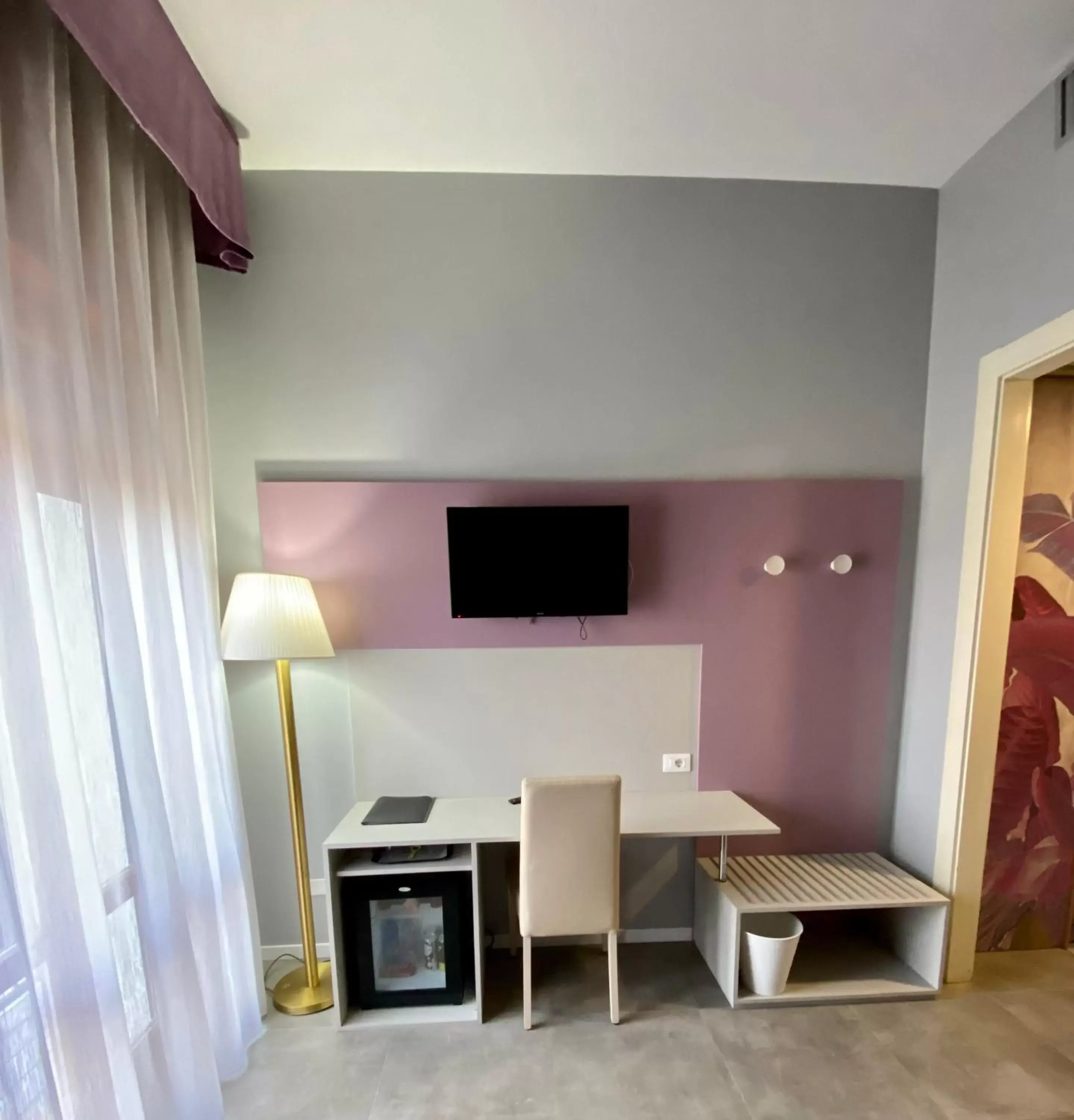 TV and multimedia, TV/Entertainment Center in Hotel Master