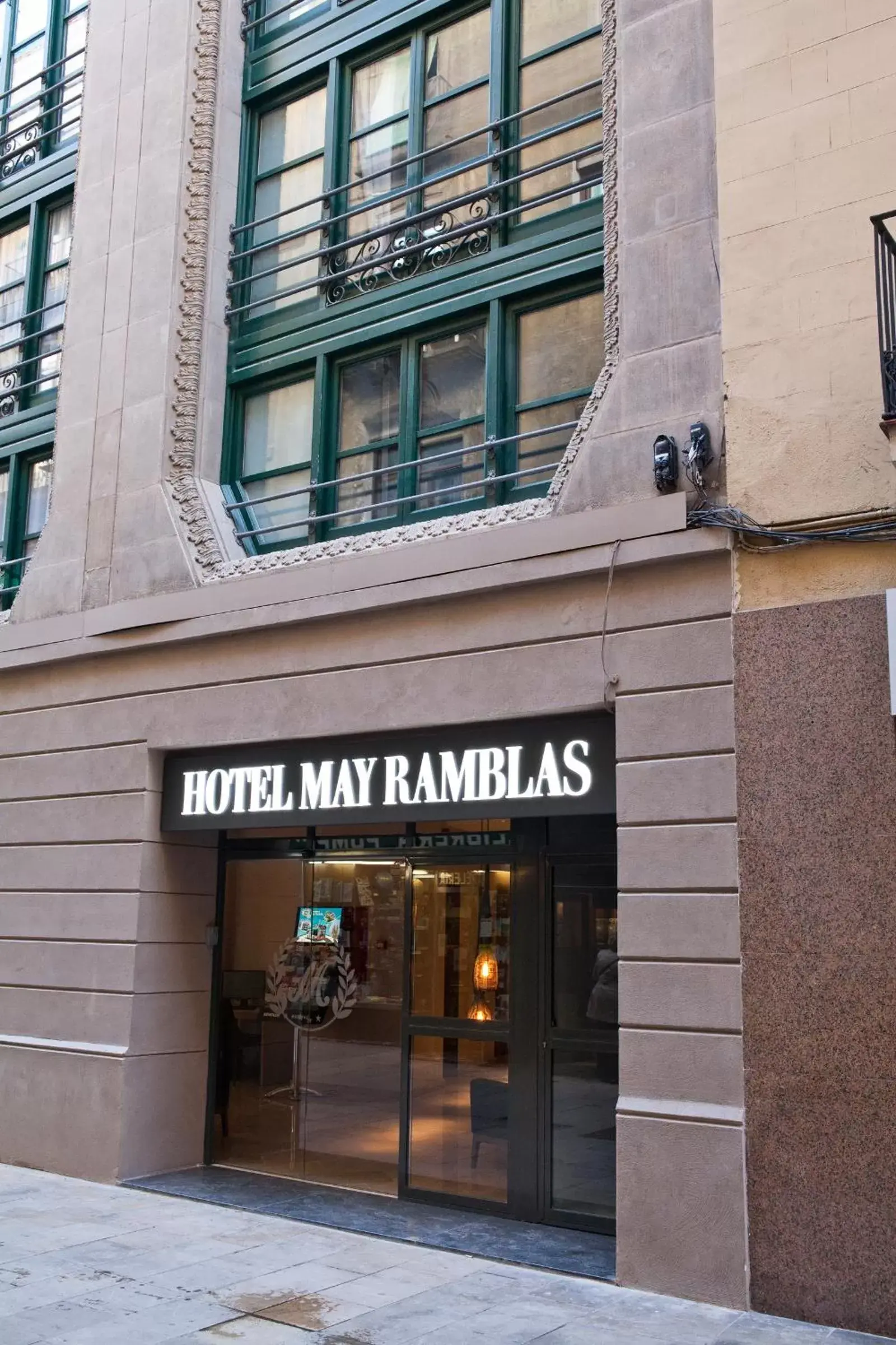 Facade/entrance in May Ramblas Hotel