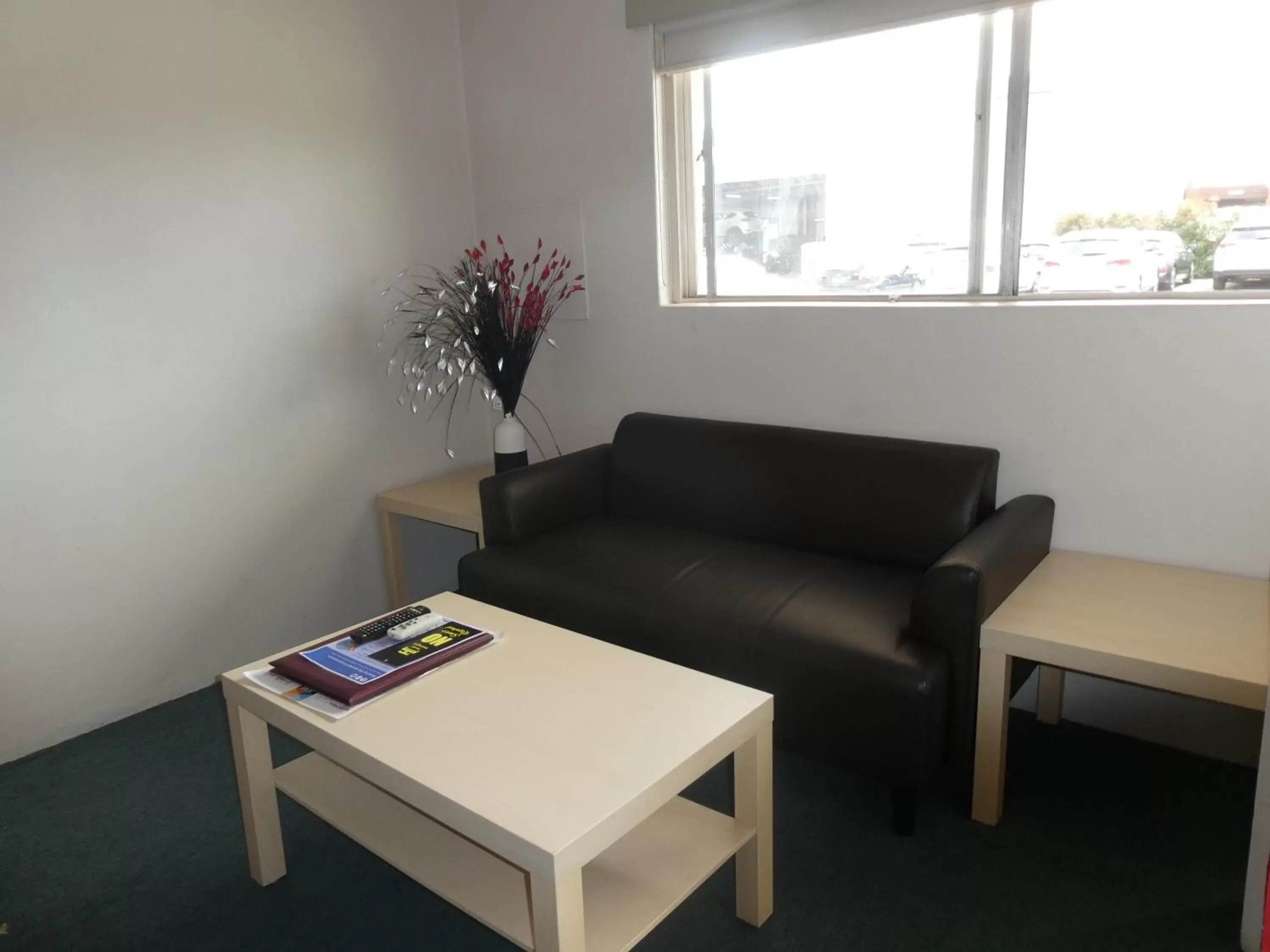 Seating Area in Motel Wellington Wodonga