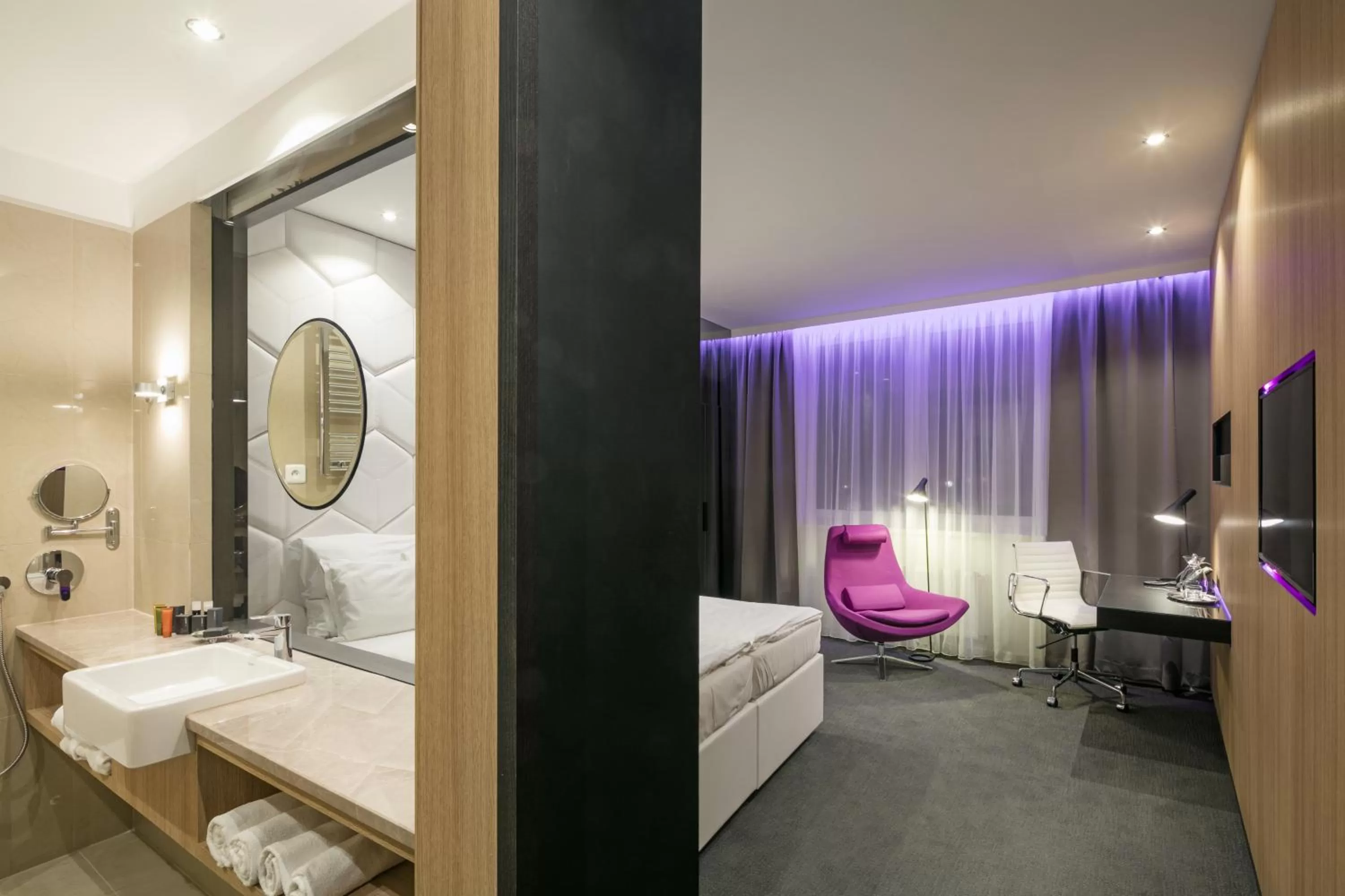 Bathroom, Bed in Pytloun Grand Hotel Imperial