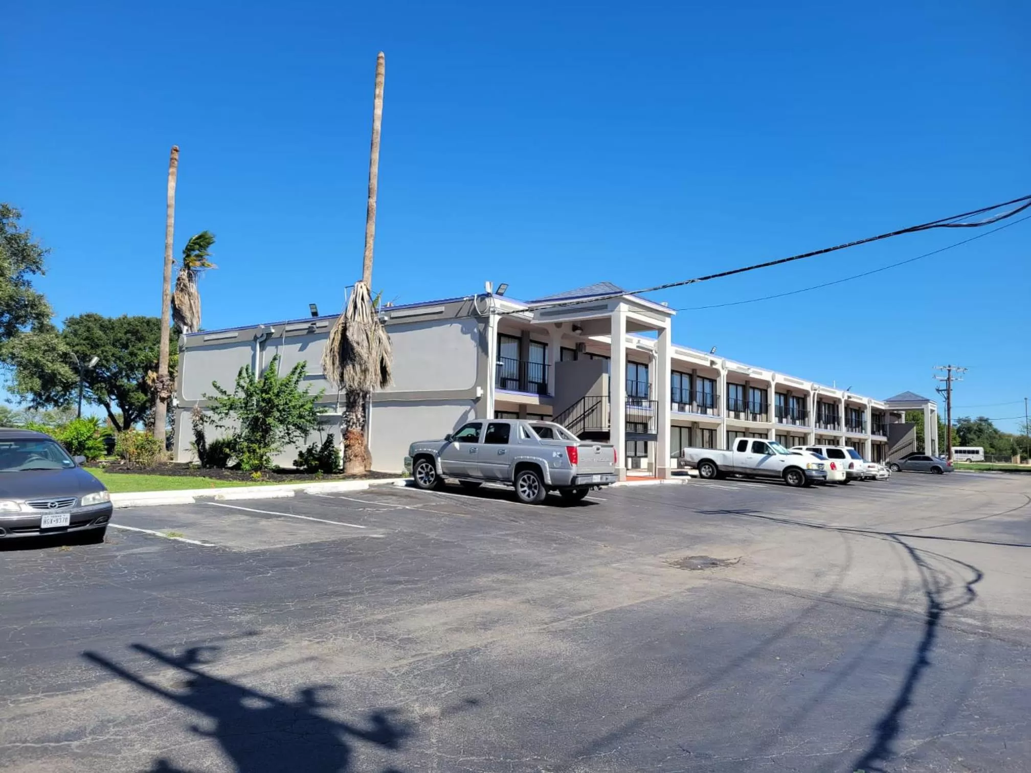 Property building in Knights Inn San Antonio near Frost Bank Center