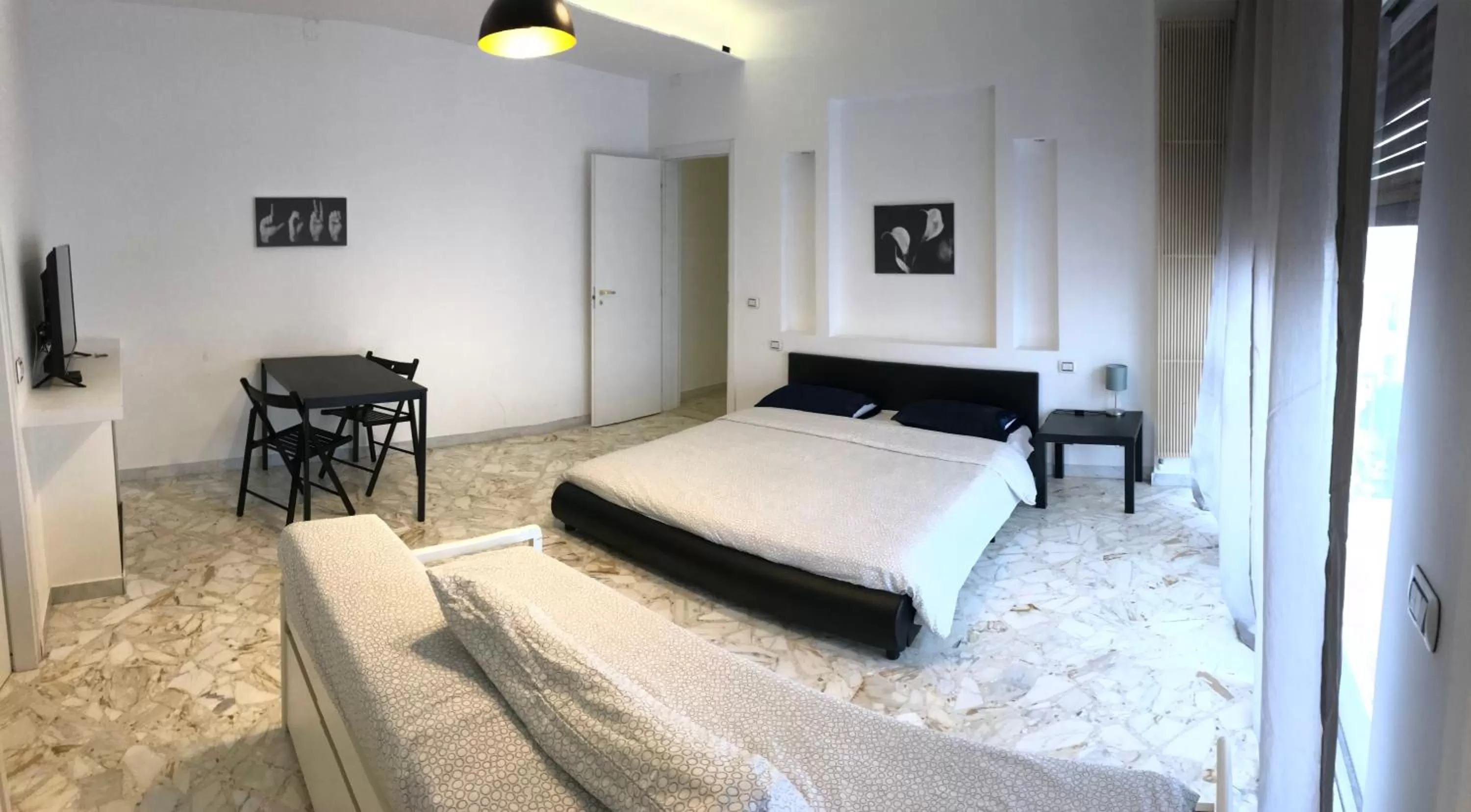 Photo of the whole room, Bed in CAVOUR 124 -guest-room-