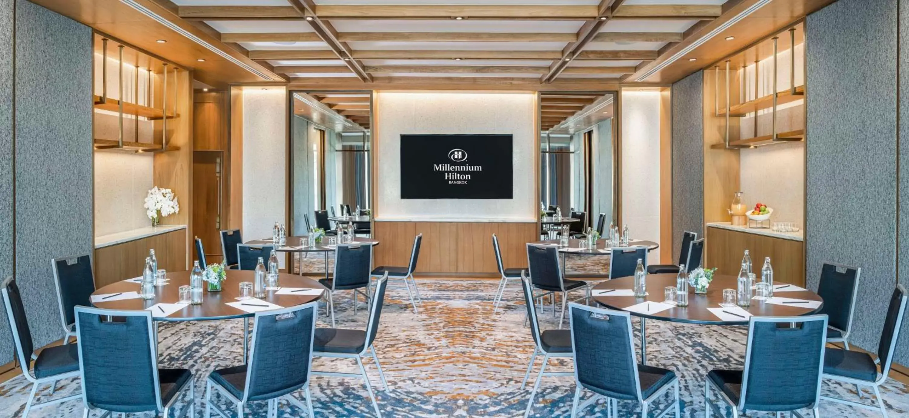Meeting/conference room, Restaurant/Places to Eat in Millennium Hilton Bangkok