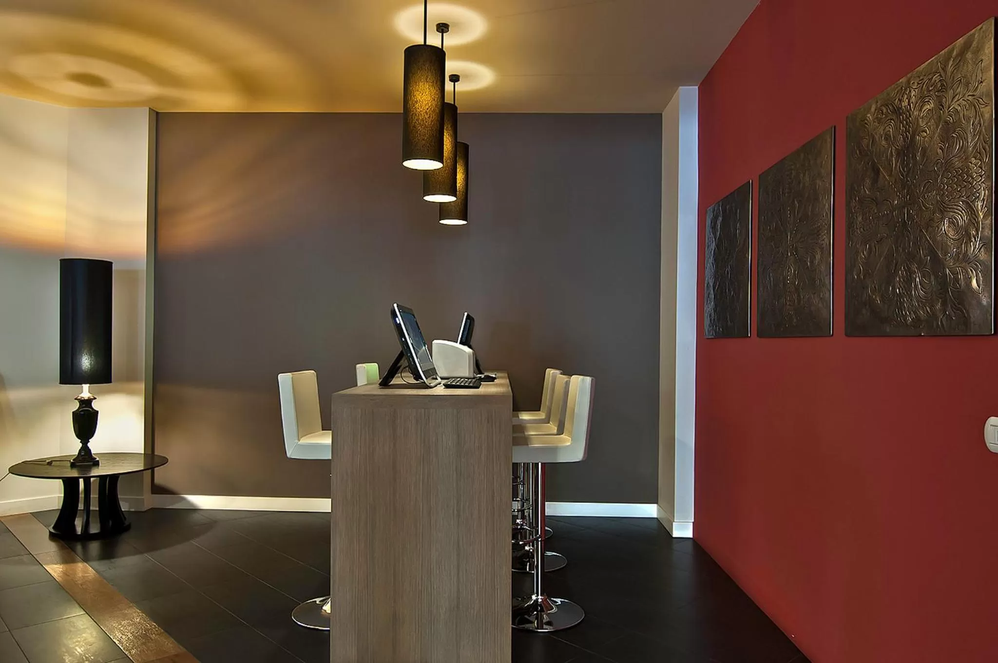 Communal lounge/ TV room in Hotel Caravel