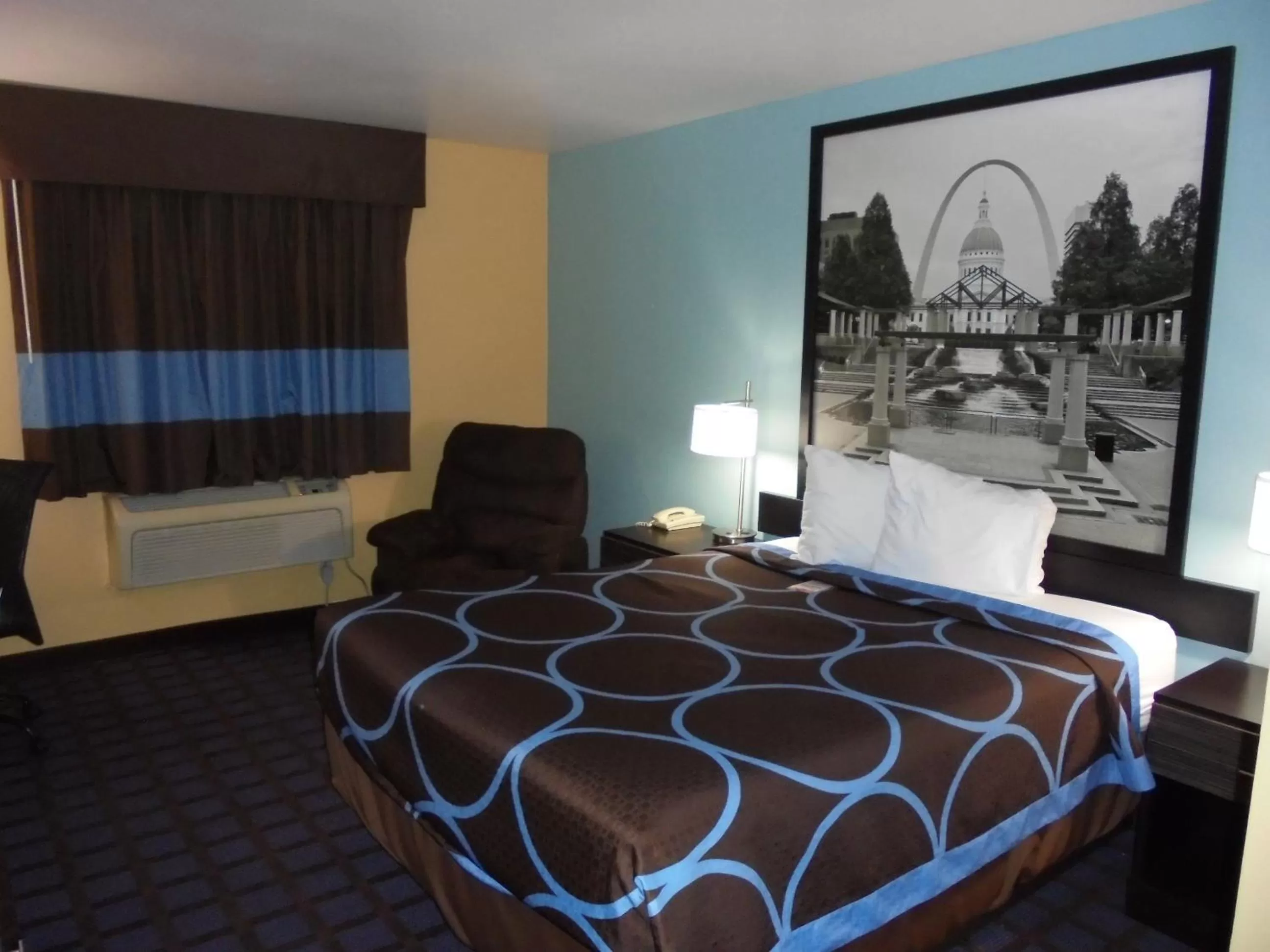Bed in Super 8 by Wyndham Okawville