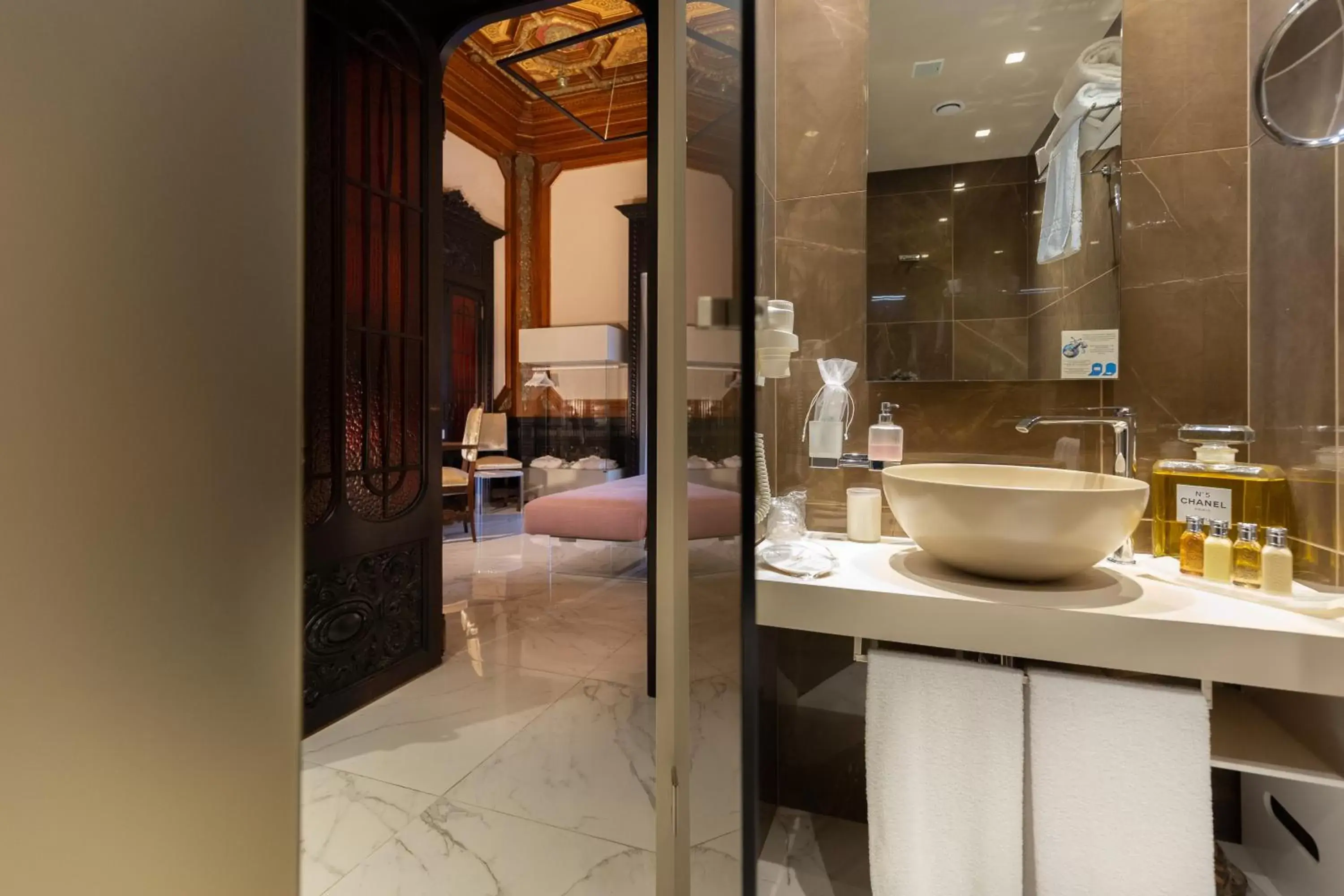 Bathroom in Palazzo Marletta Luxury House Hotel