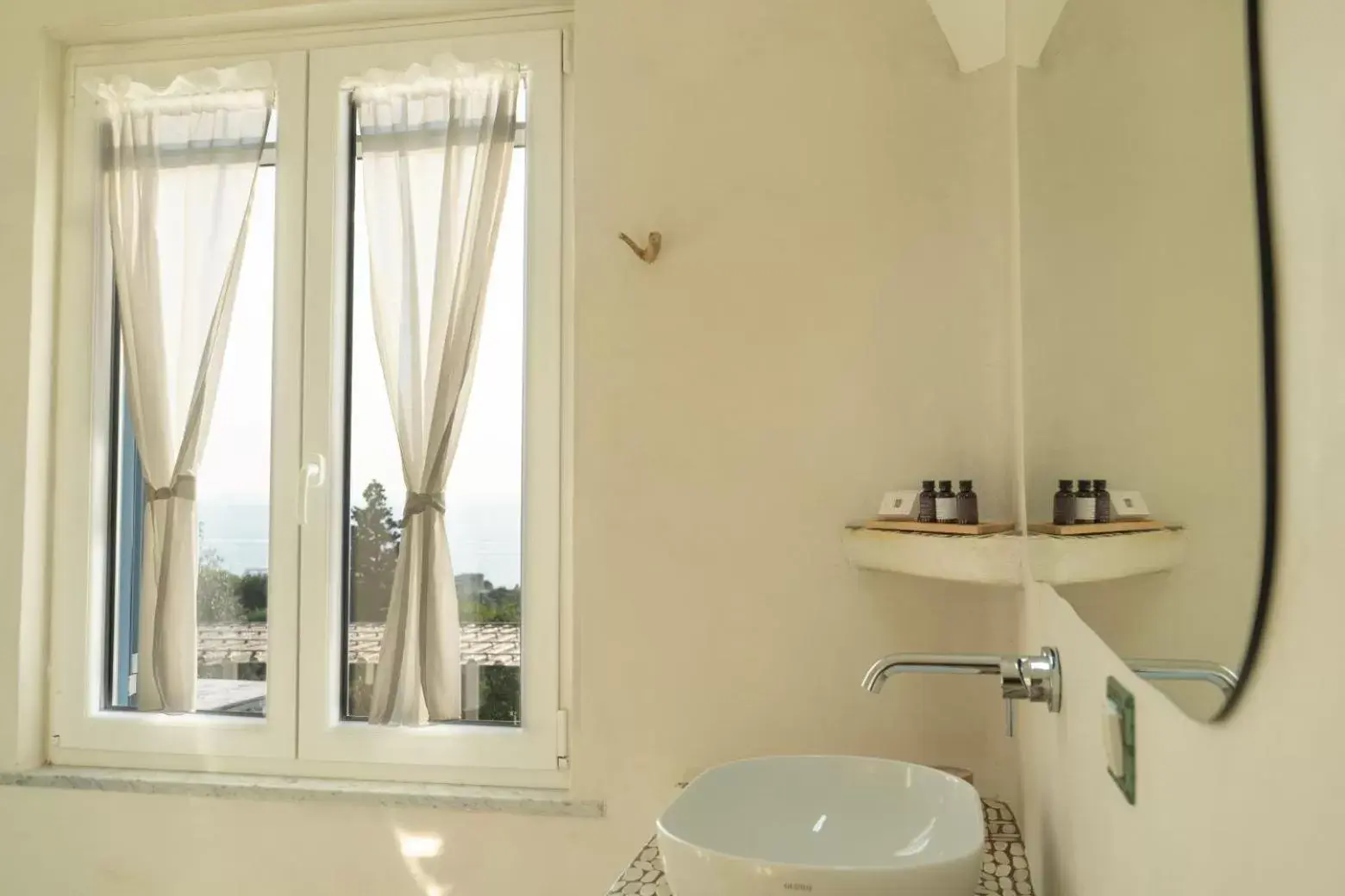 Bird's eye view, Bathroom in Villa Ravino Aparthotel