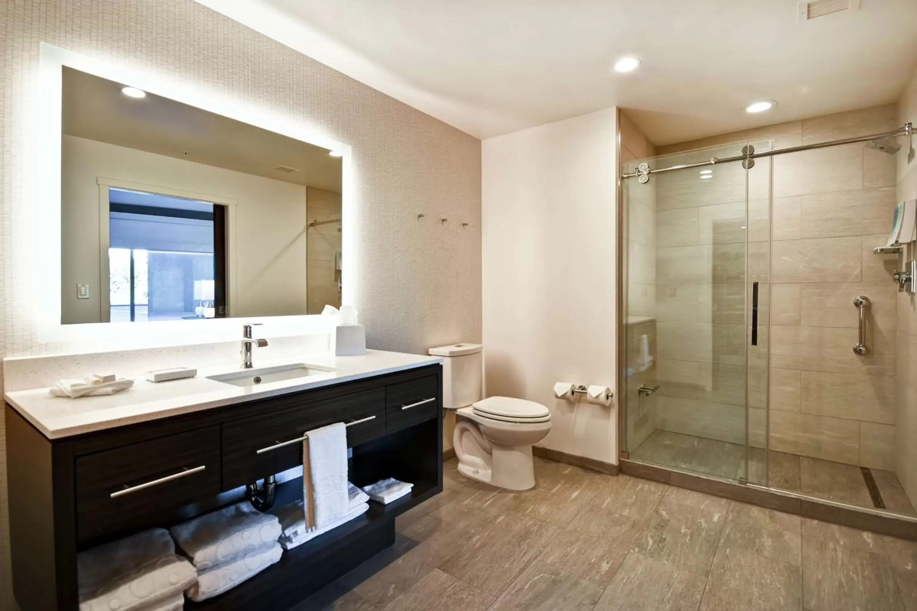 Bathroom in Home2 Suites by Hilton Los Angeles Montebello