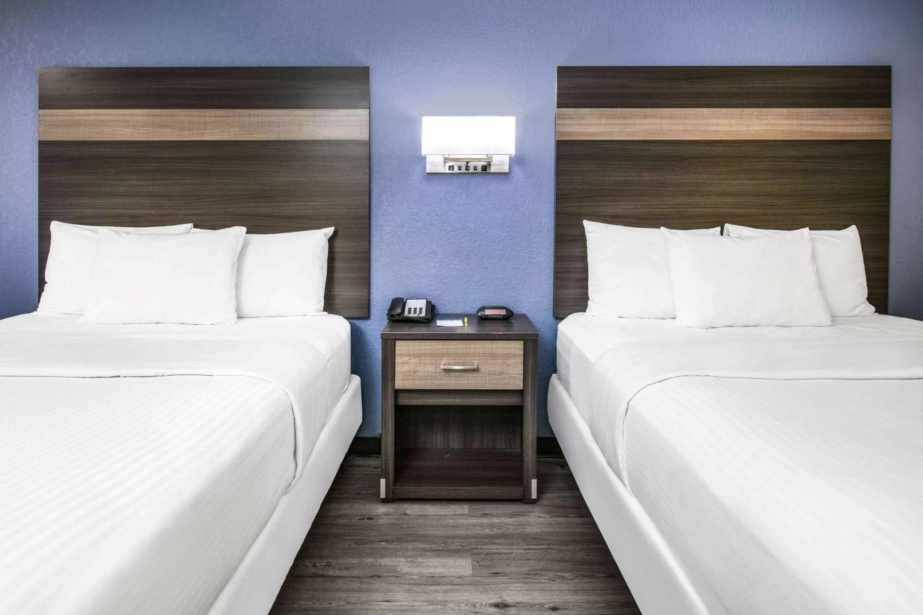 Photo of the whole room, Bed in Days Inn by Wyndham Waco Near Downtown University