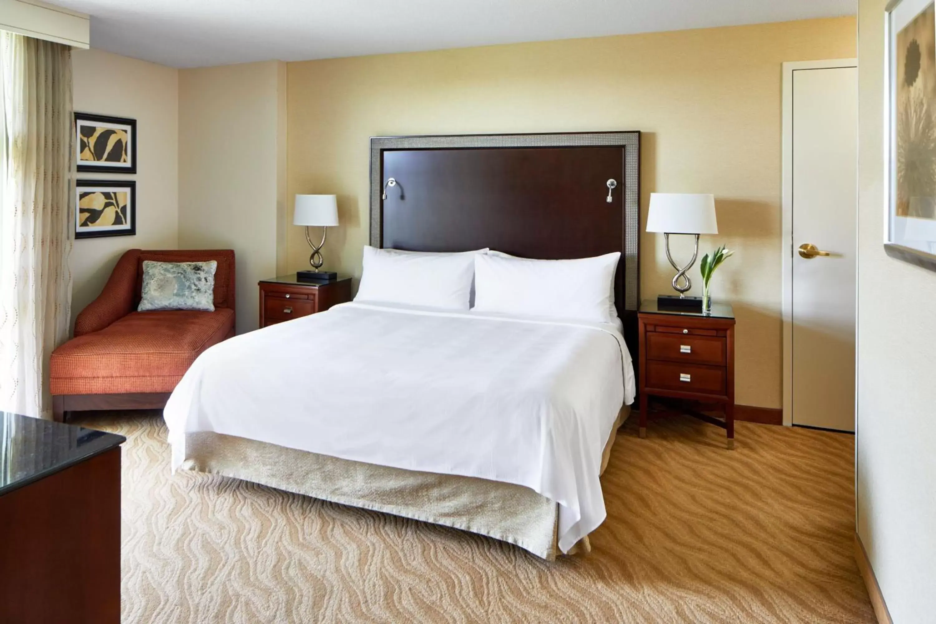 Bedroom, Bed in Atlanta Marriott Alpharetta