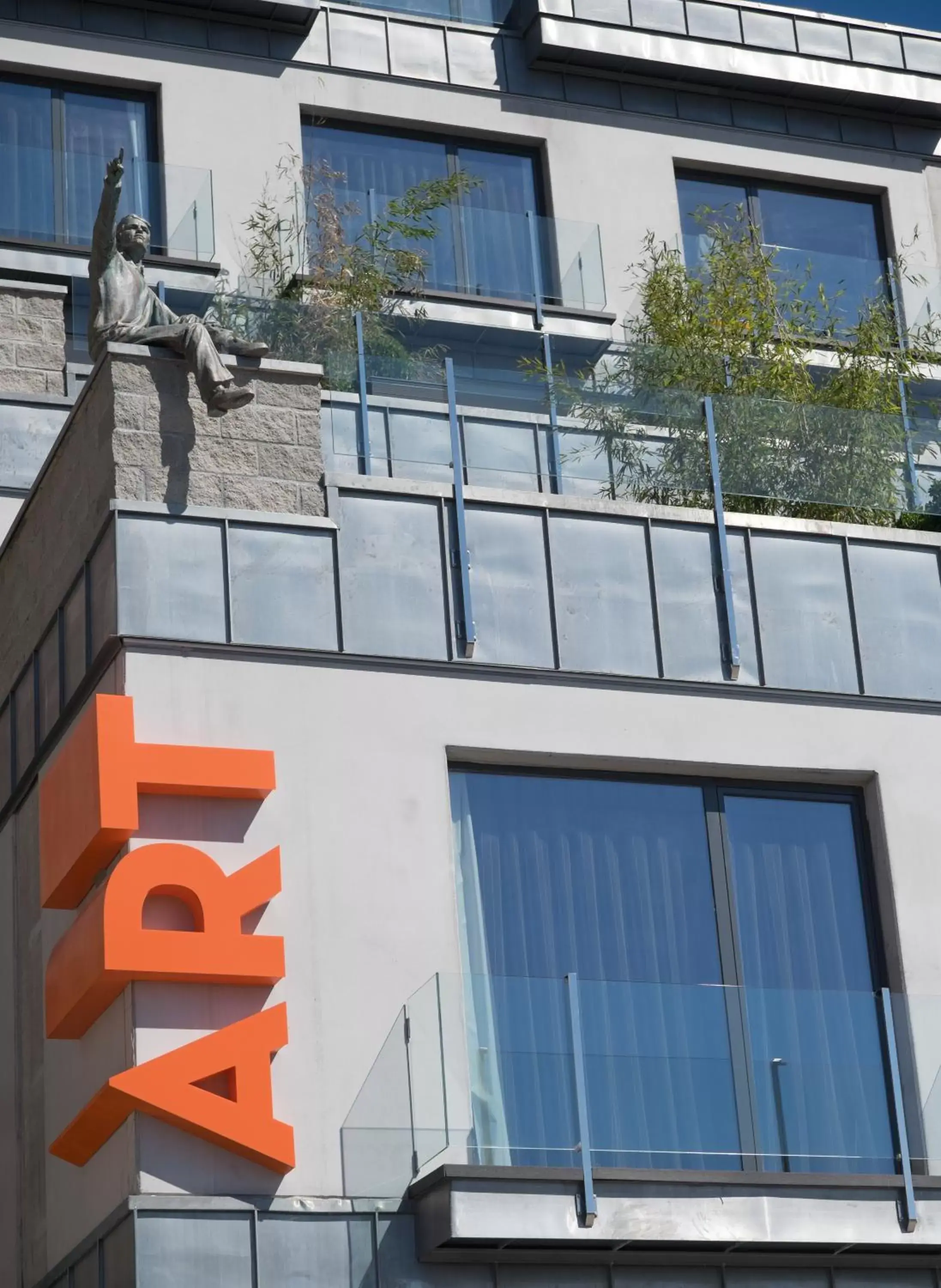 Facade/entrance, Property Building in Hotel Art Santander