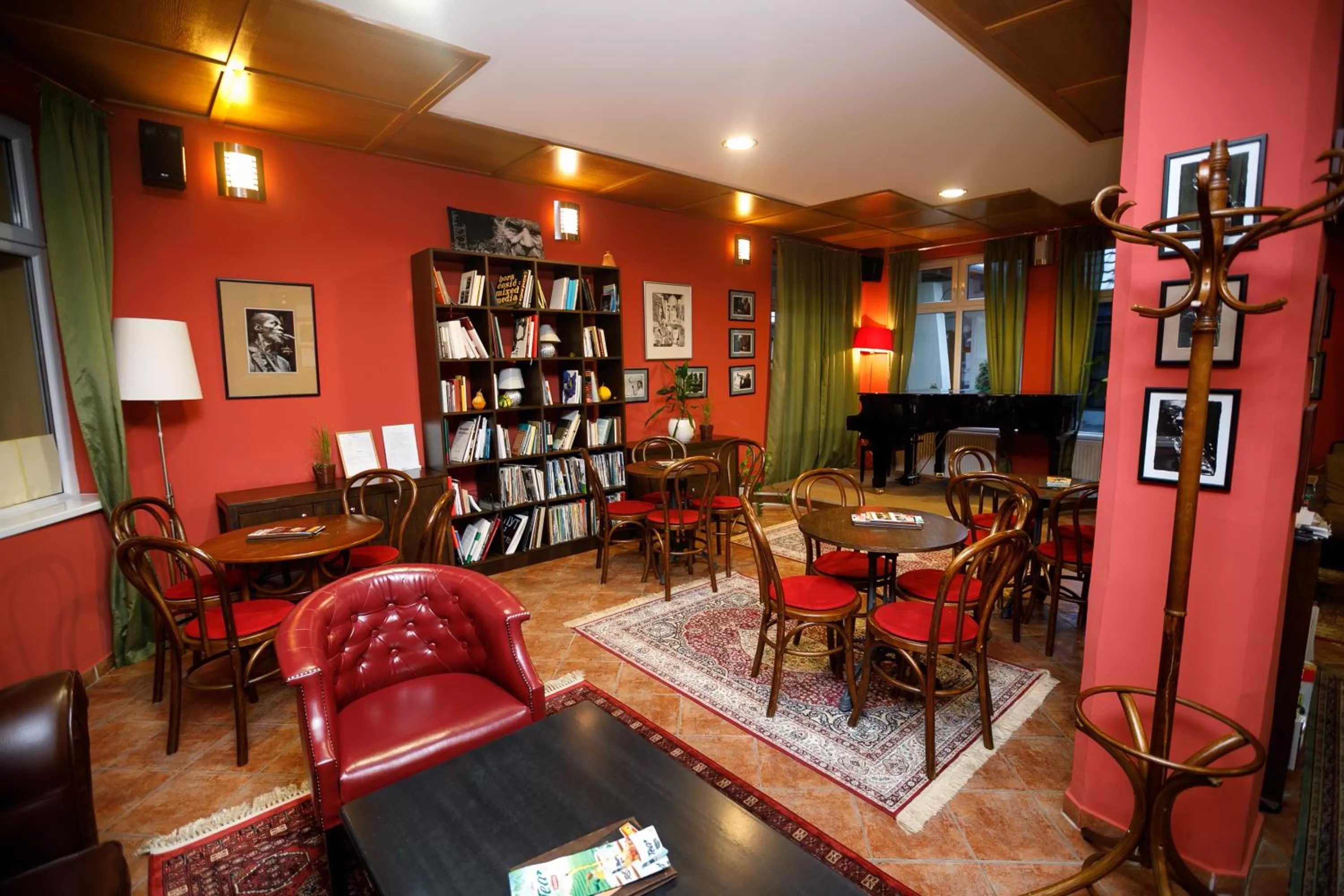 Area and facilities in Art Garni Hotel