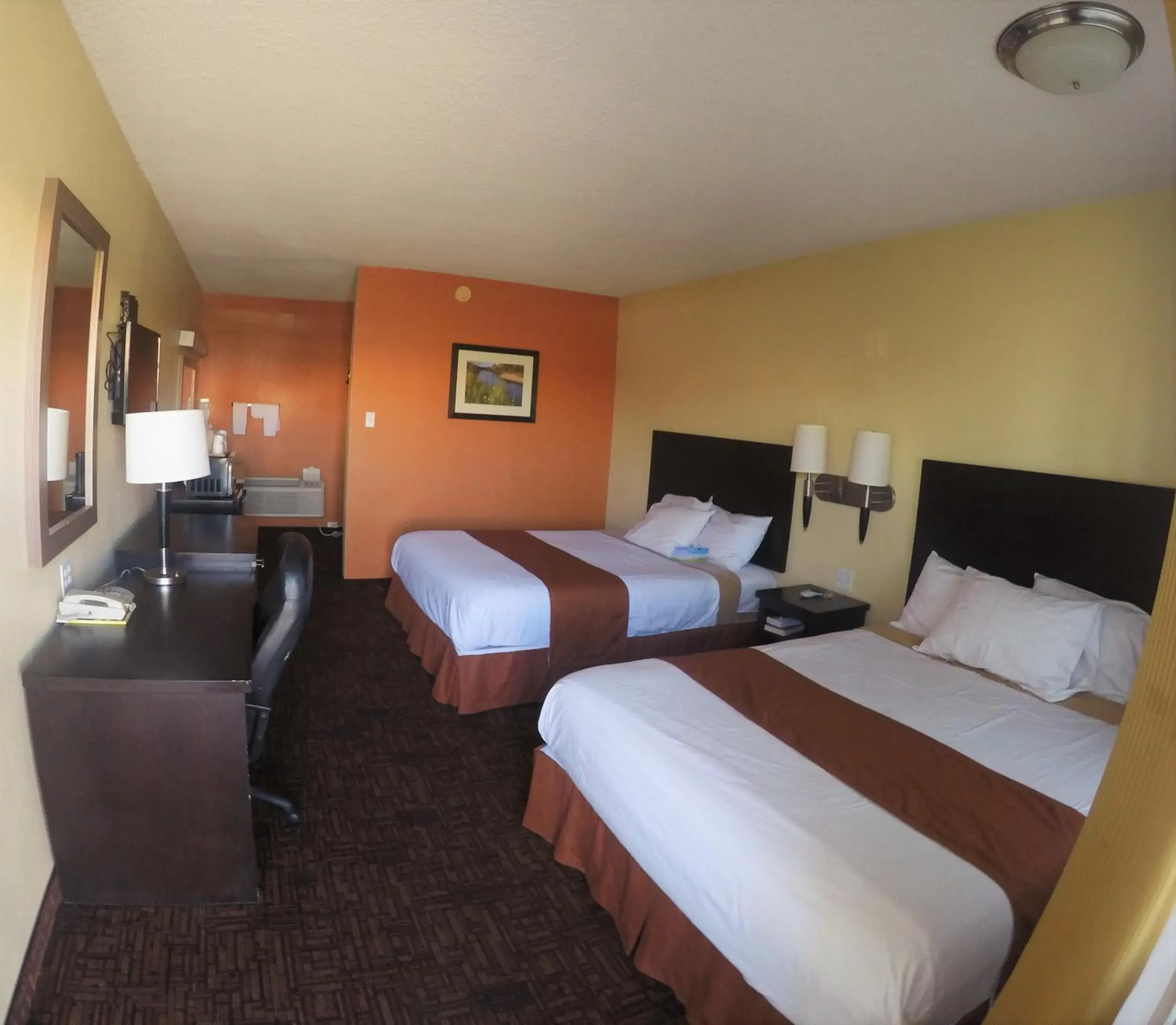 Photo of the whole room, Bed in Americas Best Value Inn Blythe