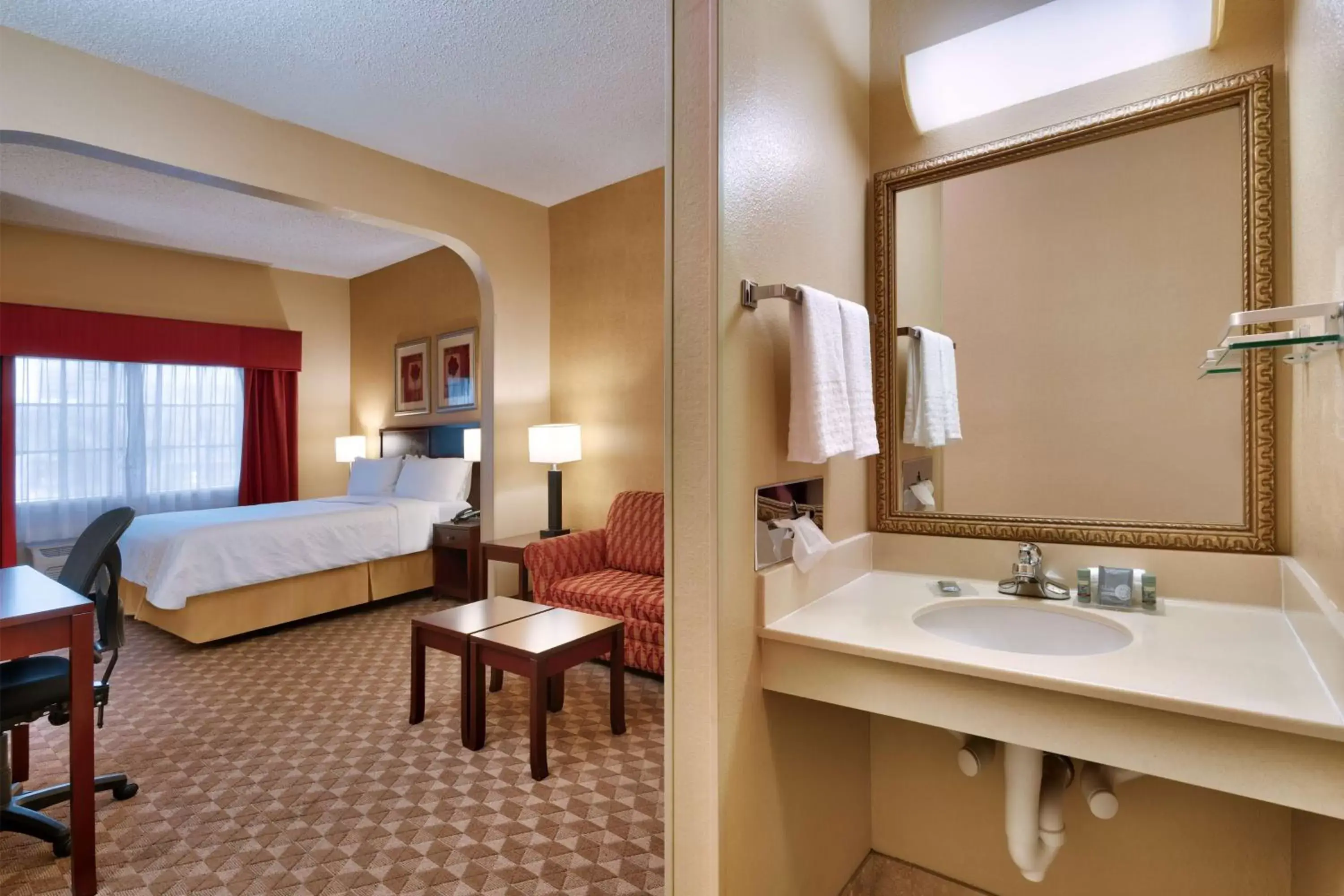 Photo of the whole room, Bathroom in Best Western Downtown Phoenix