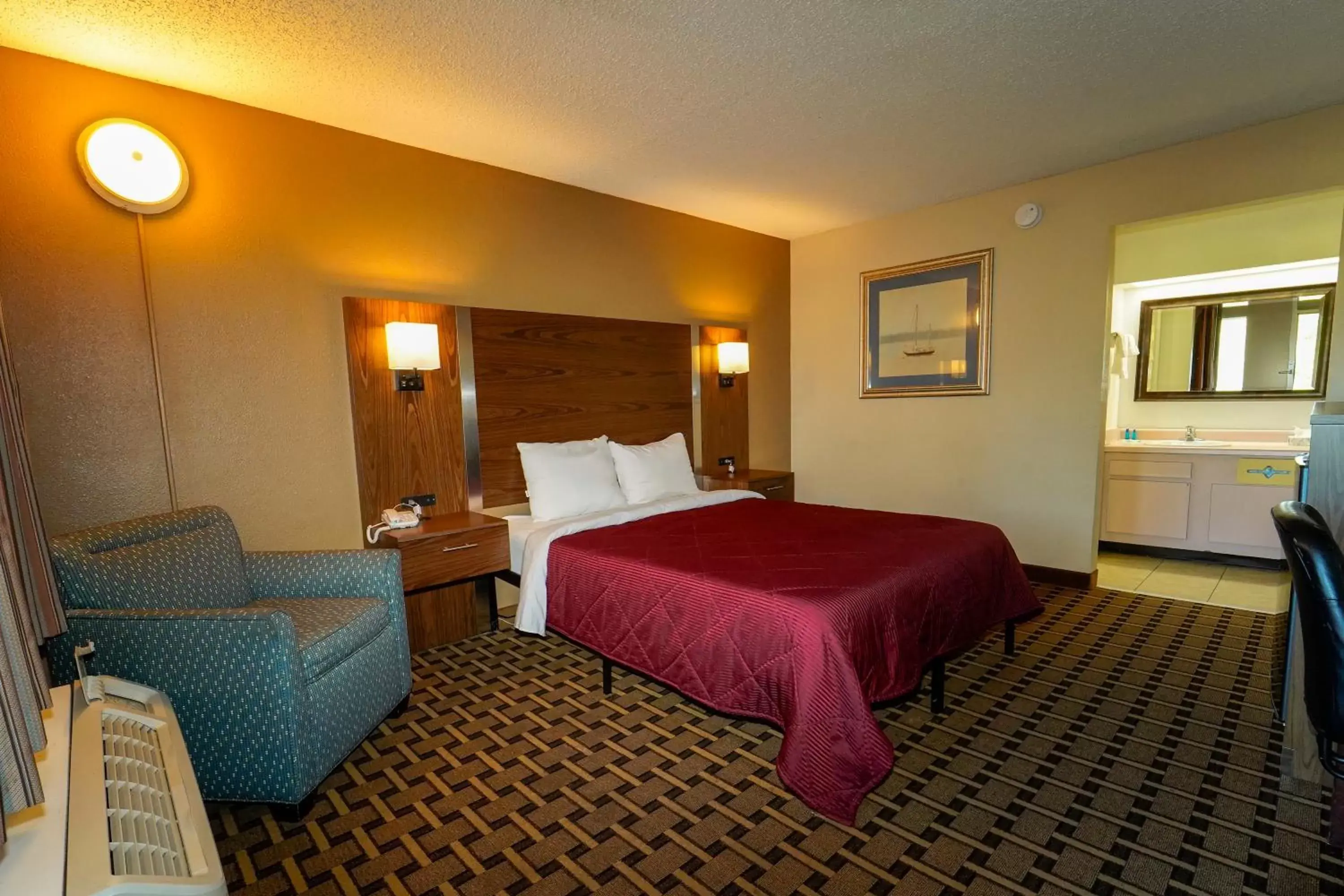 Bed in Red Carpet Inn Kinston Bed in Red Carpet Inn Kinston