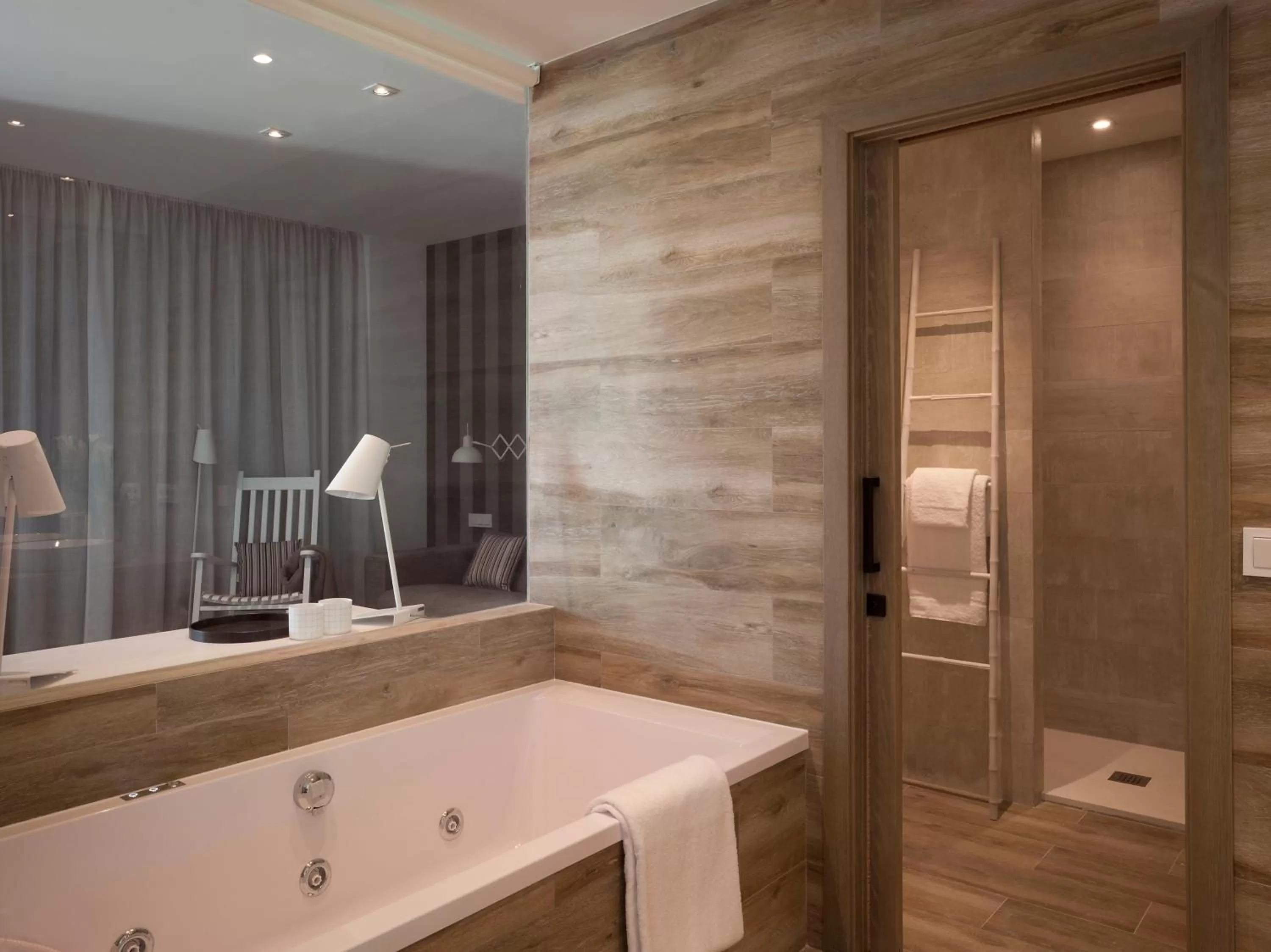 Hot Tub in Hotel Boutique Balandret