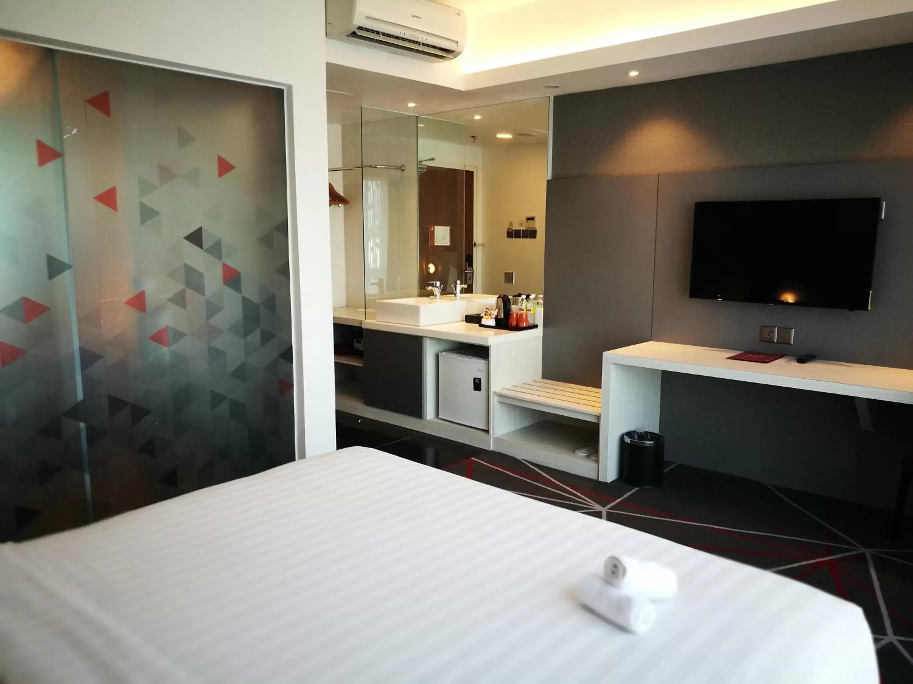Photo of the whole room, Bed in Amerin Hotel Johor Bahru