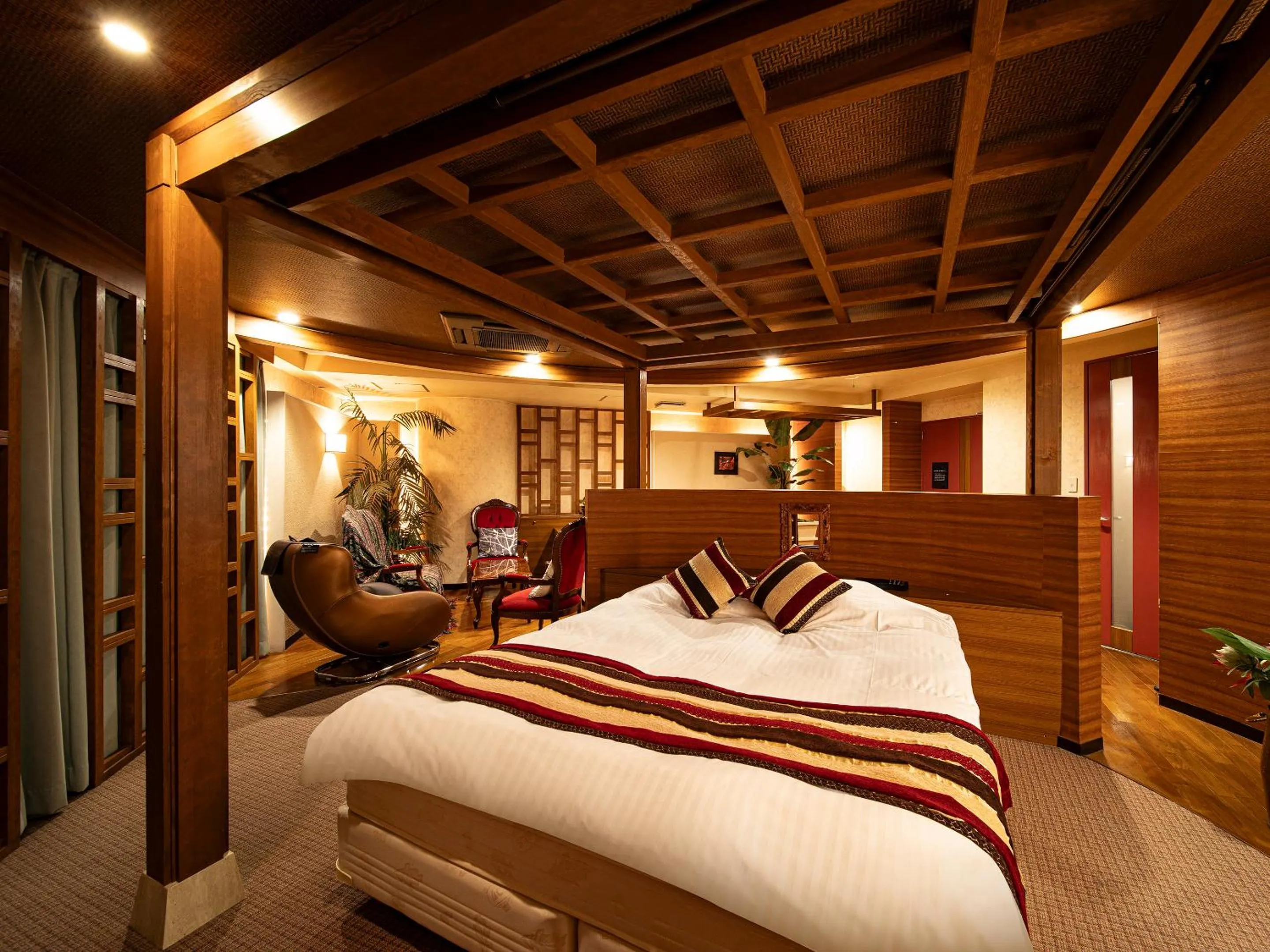 Photo of the whole room, Bed in HOTEL U's Kouroen