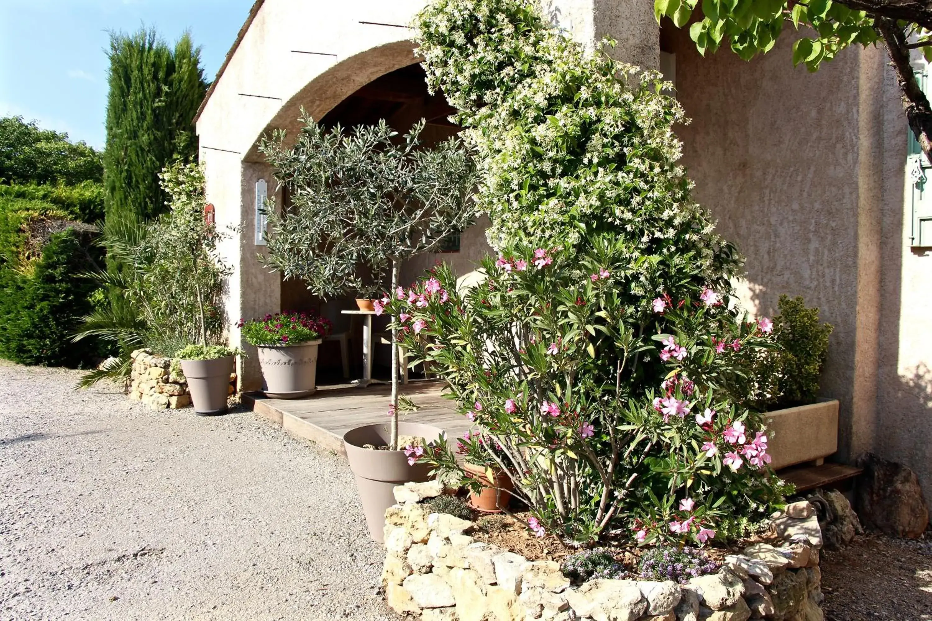 Facade/entrance, Property Building in Hotel Les Oliviers